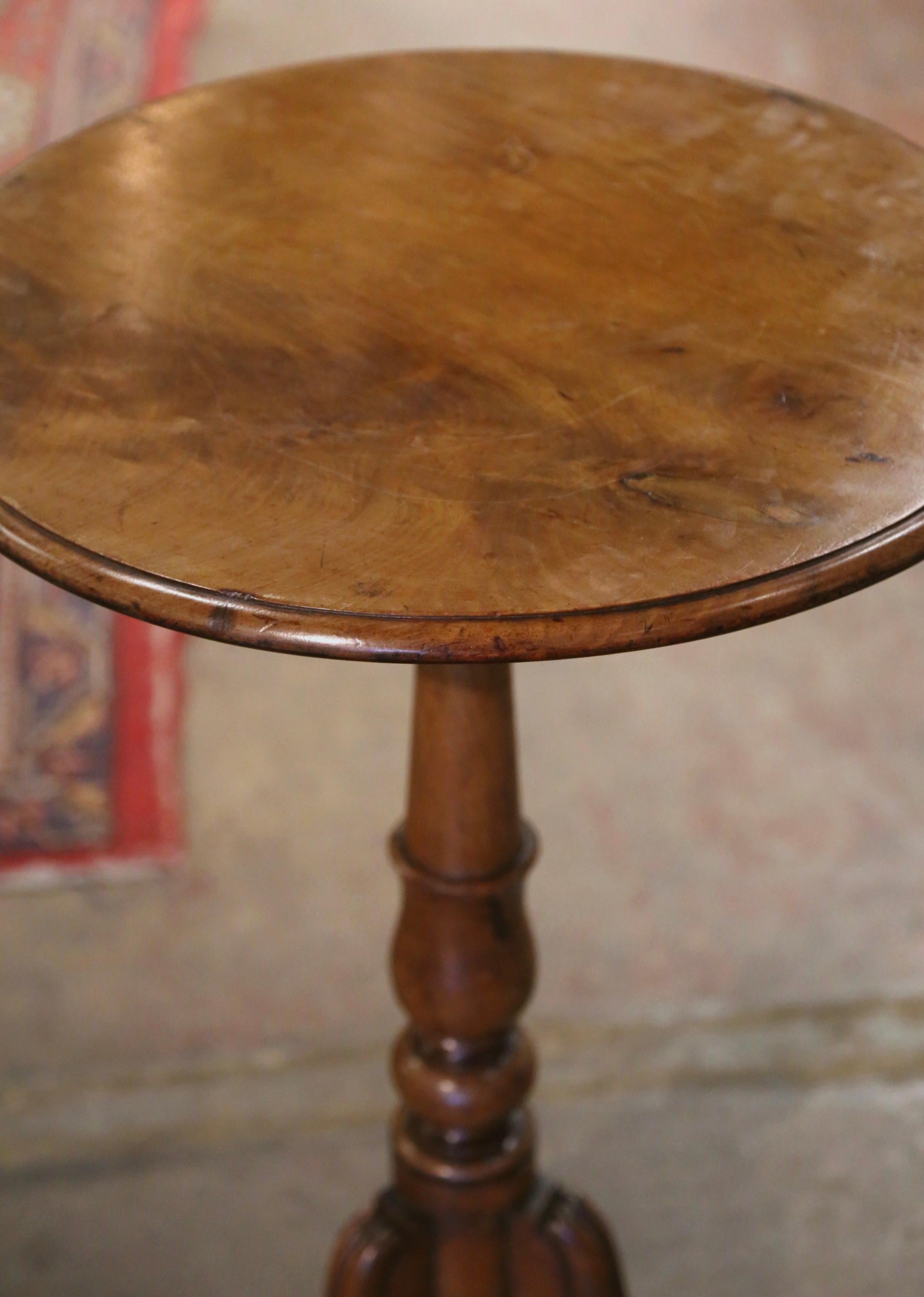 Hand-Carved 19th Century Louis Philippe Carved Walnut Round Tilt-Top Gueridon Table
