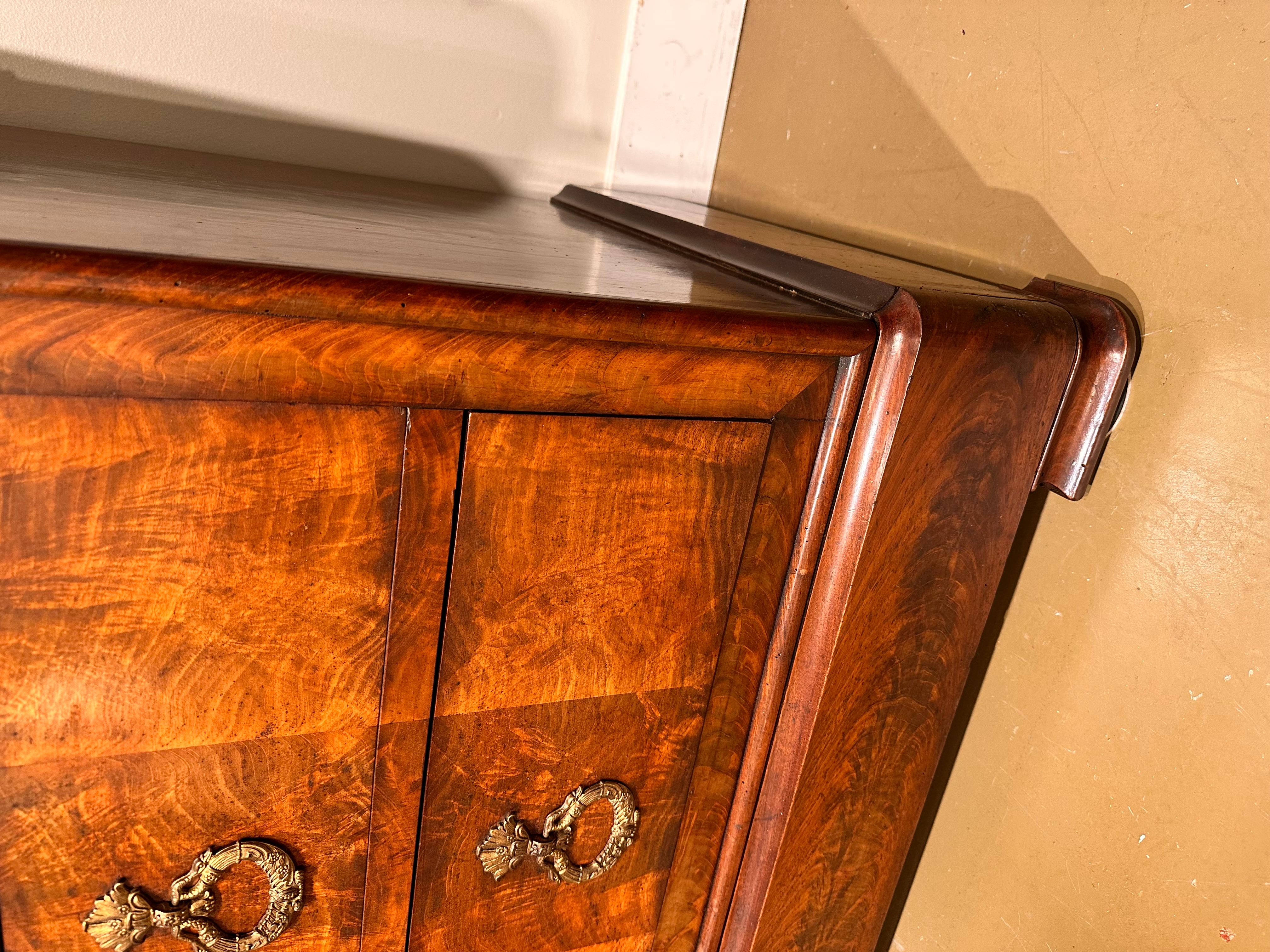 19th Century Louis Philippe Chest In Excellent Condition For Sale In Nashville, TN