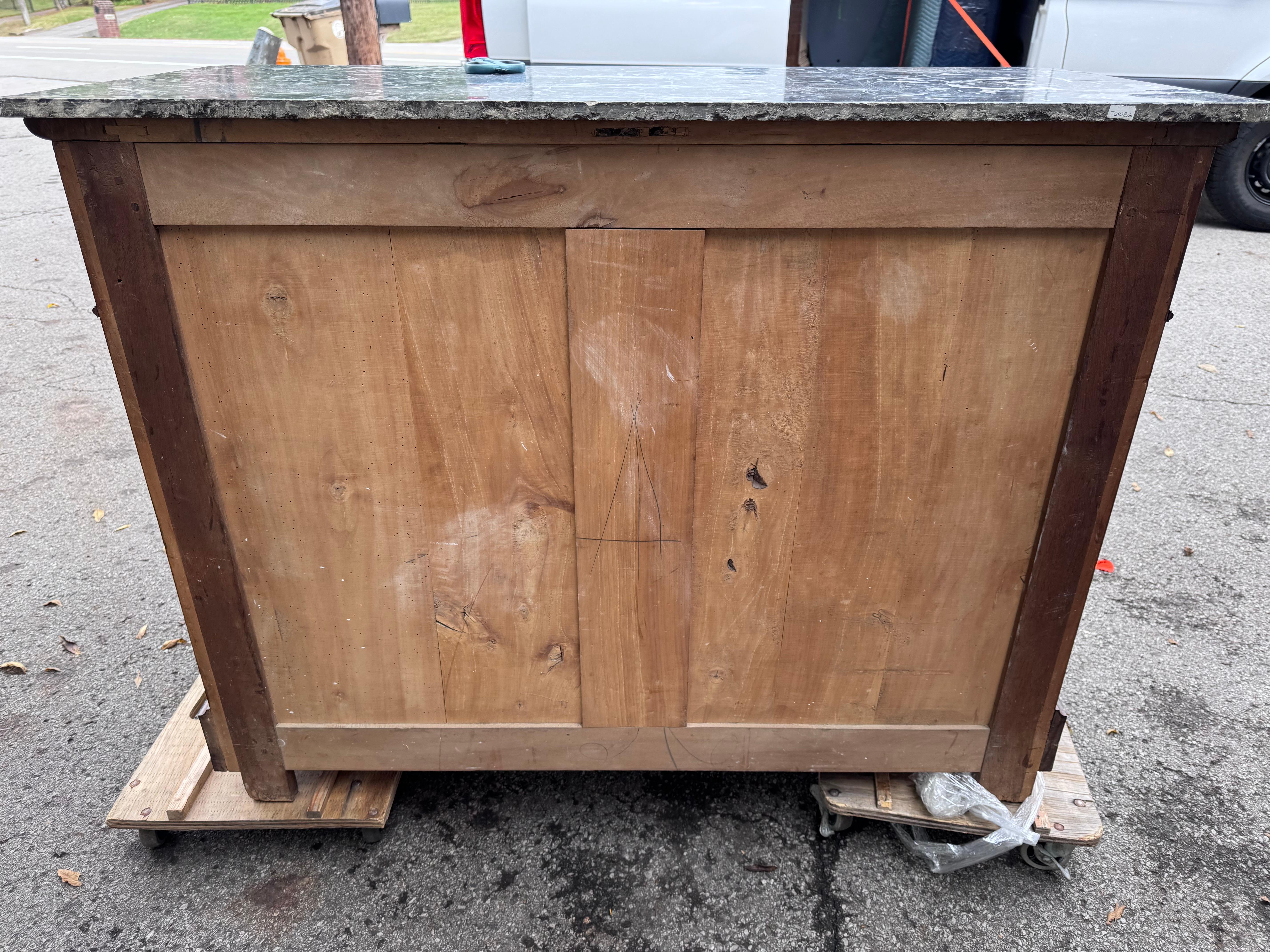 Commode Louis Philippe du 19ème siècle en vente 7