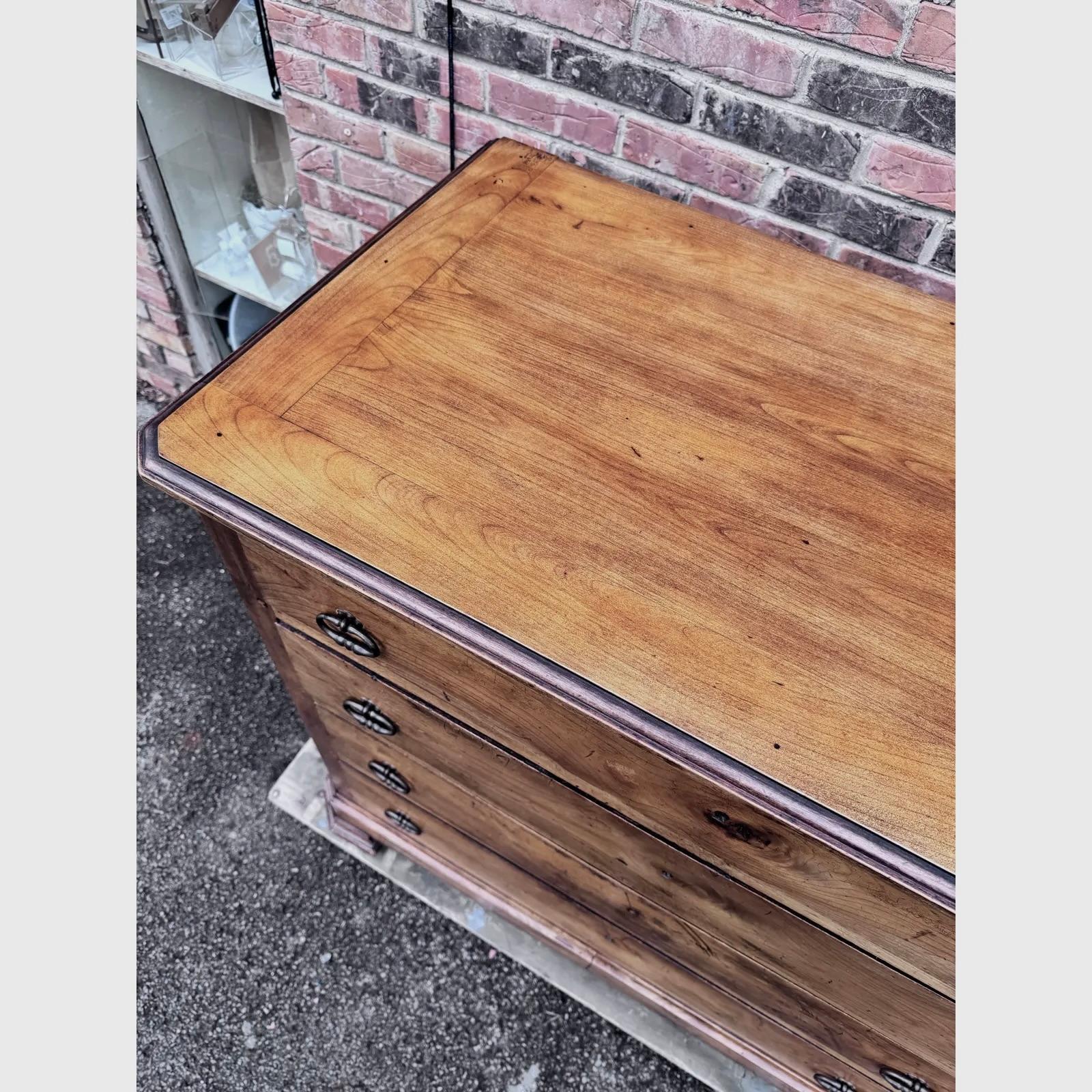 19th Century Louis Philippe Chest of Drawers In Good Condition For Sale In Nashville, TN