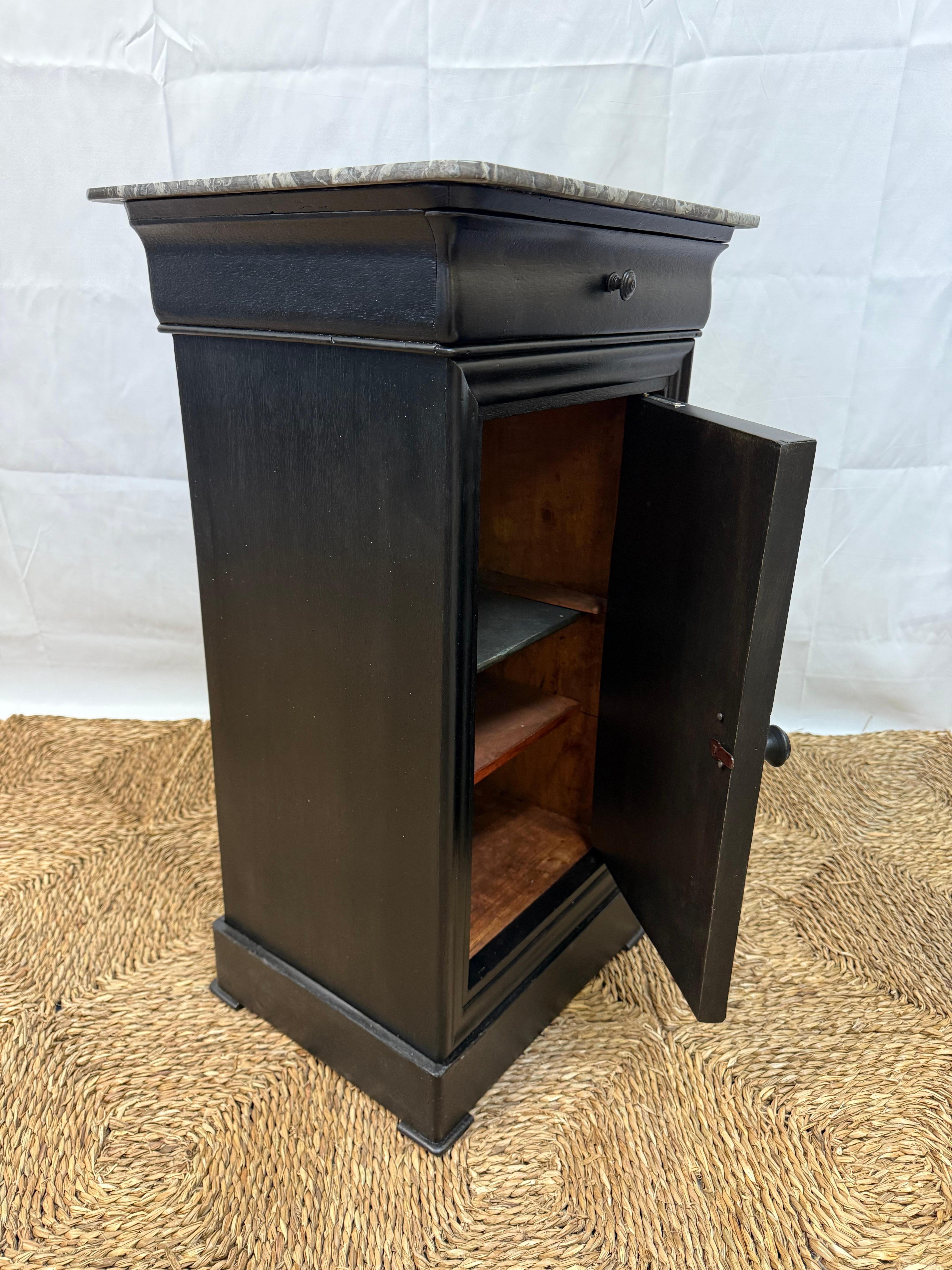 Siglo XIX Louis Philippe Chevet Luis Felipe en venta