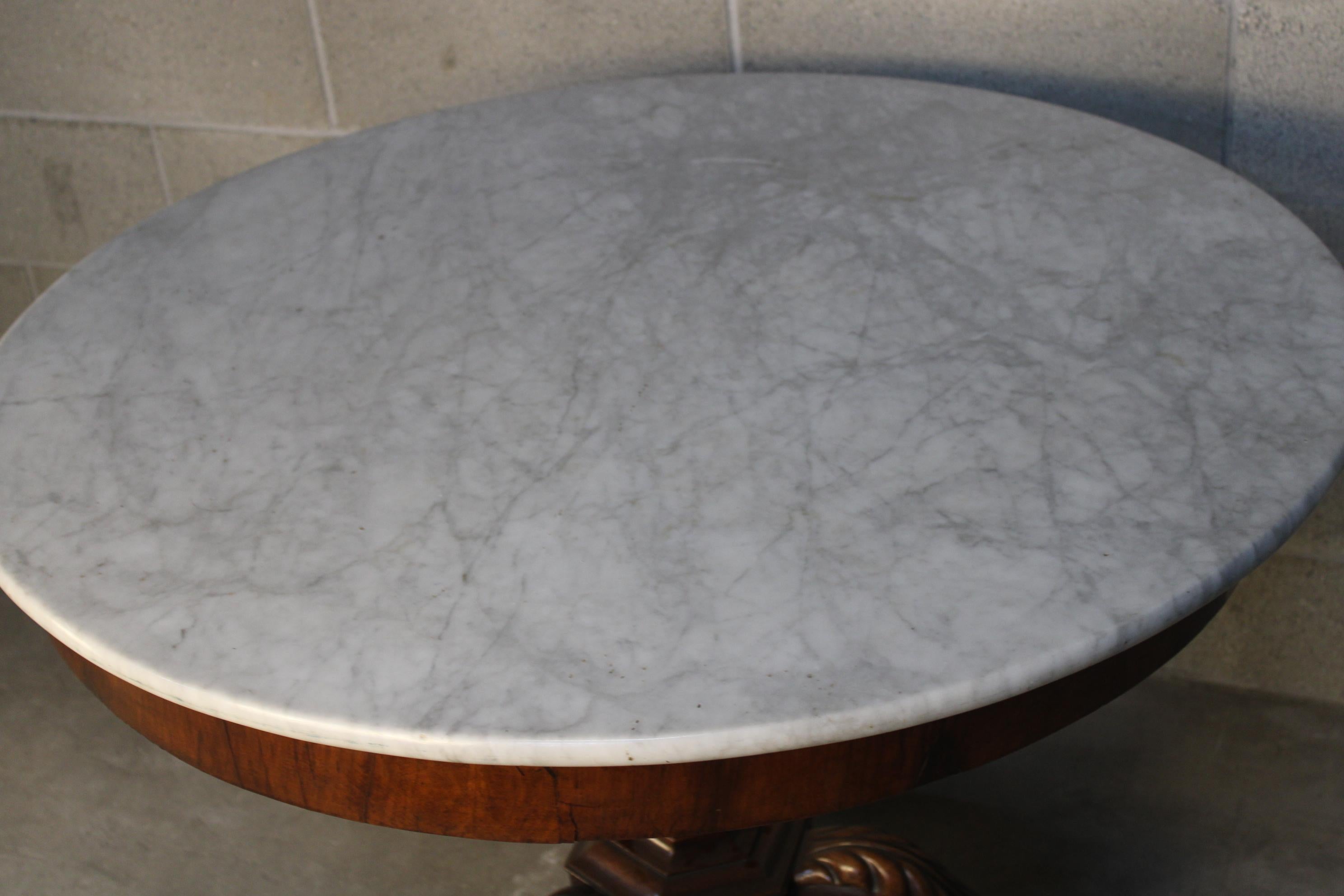 Carrara Marble 19th Century Round Dining Table with white marble top, Italian Carrara marble For Sale