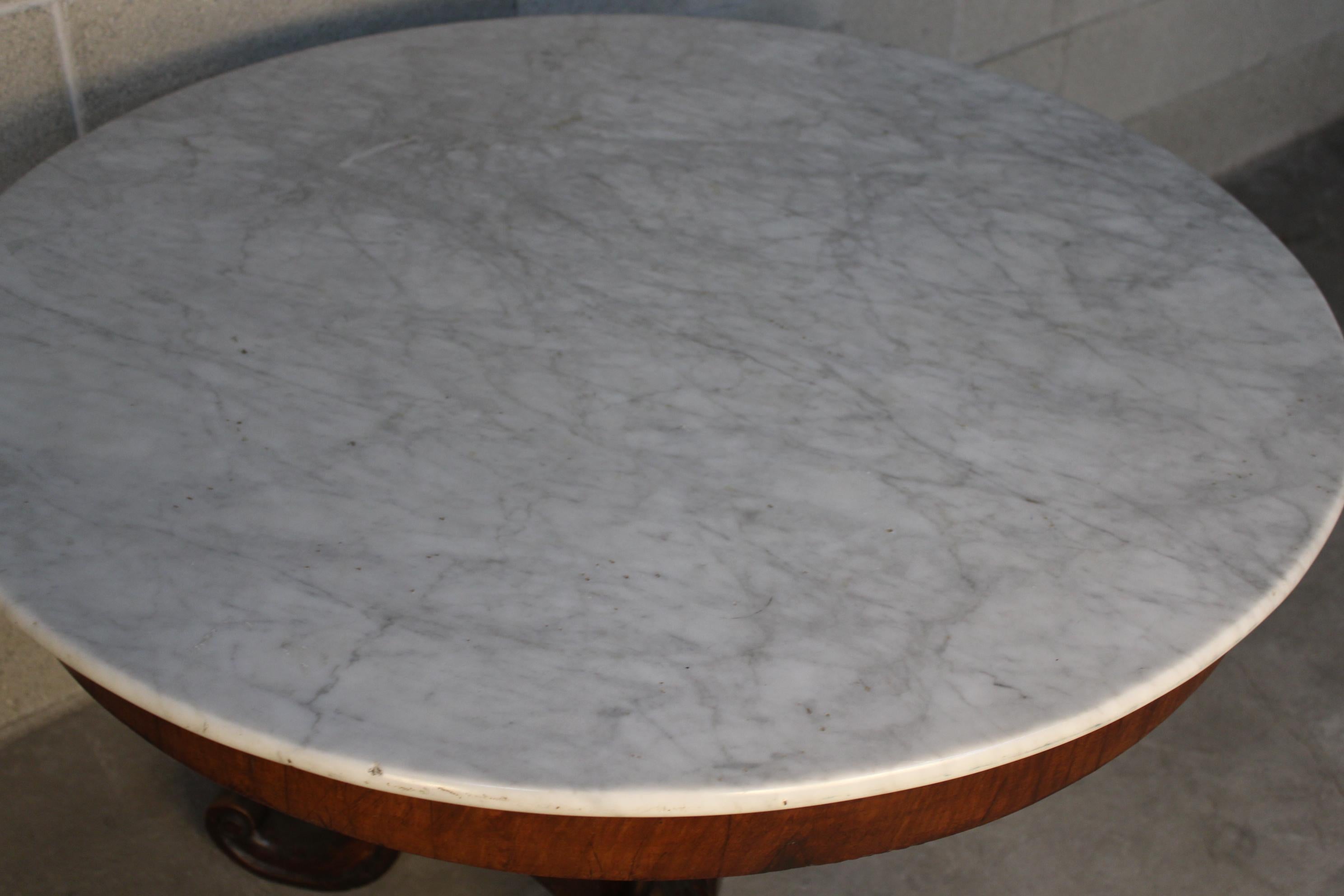 19th Century Round Dining Table with white marble top, Italian Carrara marble For Sale 1