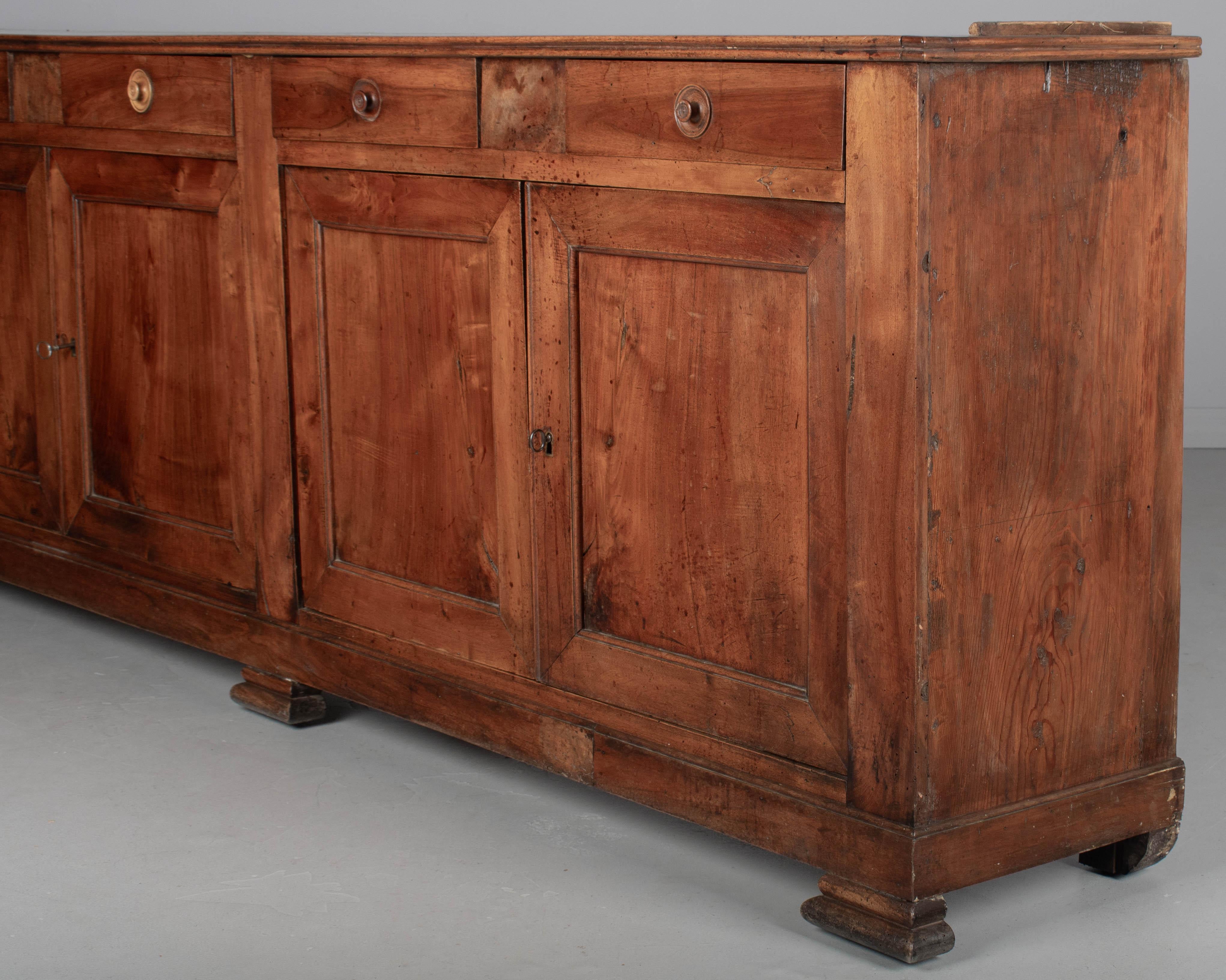 Vitrine ou bibliothèque Louis Philippe du 19ème siècle en vente 2