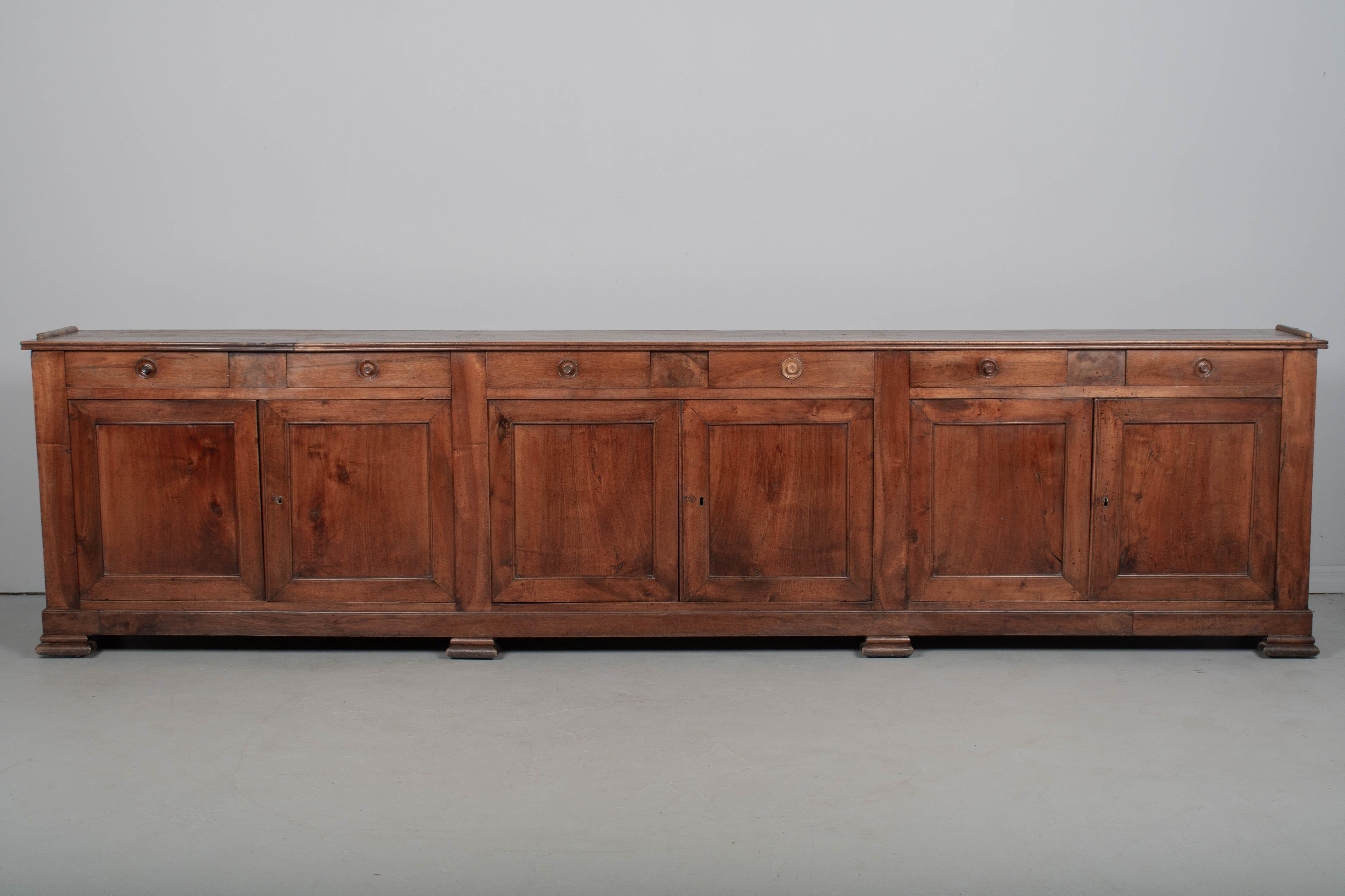 Français Vitrine ou bibliothèque Louis Philippe du 19ème siècle en vente