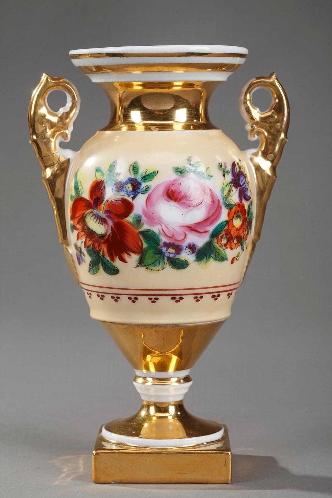 19th Century Louis-Philippe Etruscan Porcelain Vases with Floral Decoration 4
