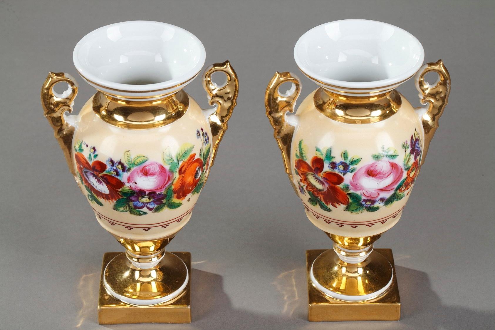 19th Century Louis-Philippe Etruscan Porcelain Vases with Floral Decoration 3