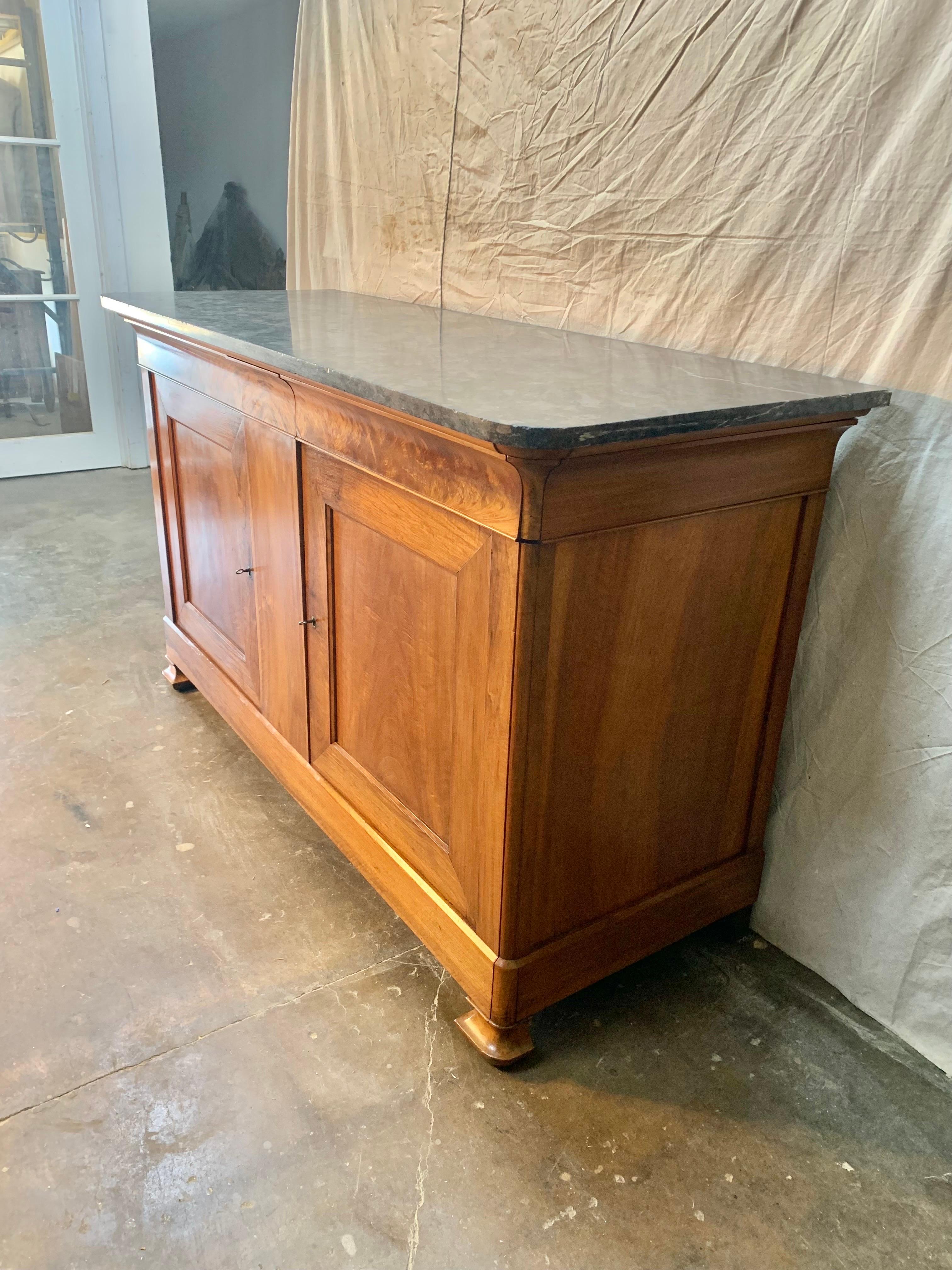 19th Century Louis Philippe French Walnut Sideboard Buffet with Marble Top In Good Condition For Sale In Burton, TX