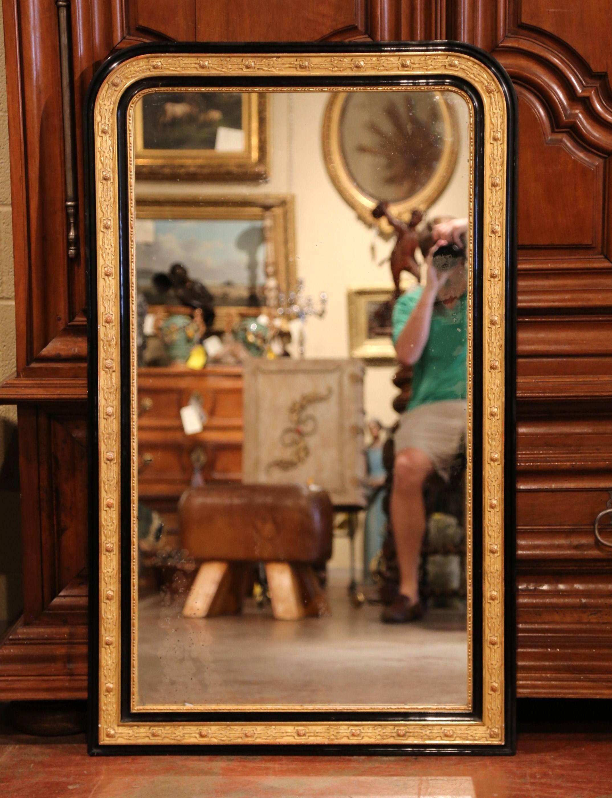 19th Century Louis Philippe Gilt and Black Lacquered Mirror with Floral Decor In Excellent Condition In Dallas, TX