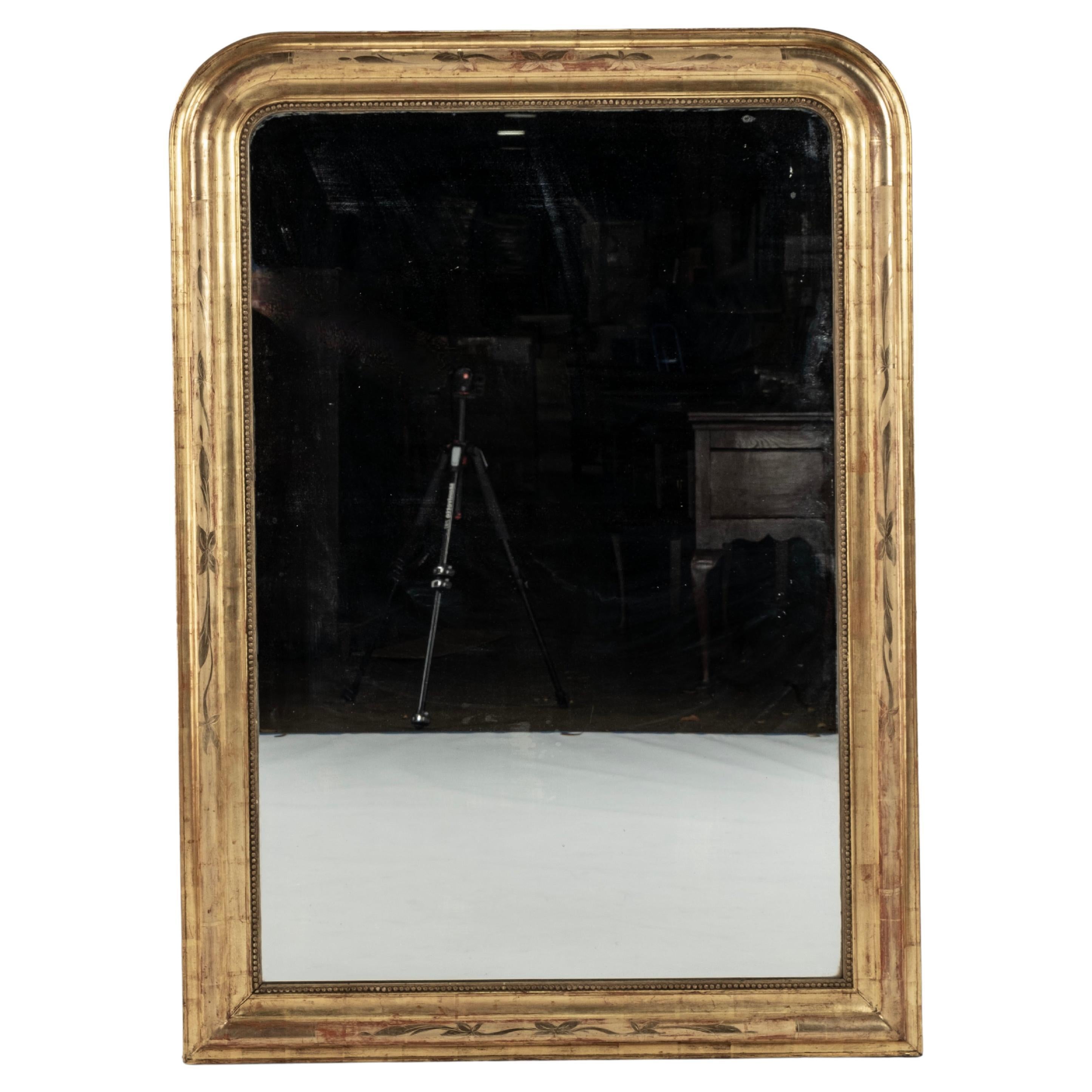  Antique Mirror - Specchio d'epoca Louis Philippe dorato e rosso con incisione di fiori e foglie sulla cornice. Vetro antico. Schienale in legno di pino antico. Circa 1880. 