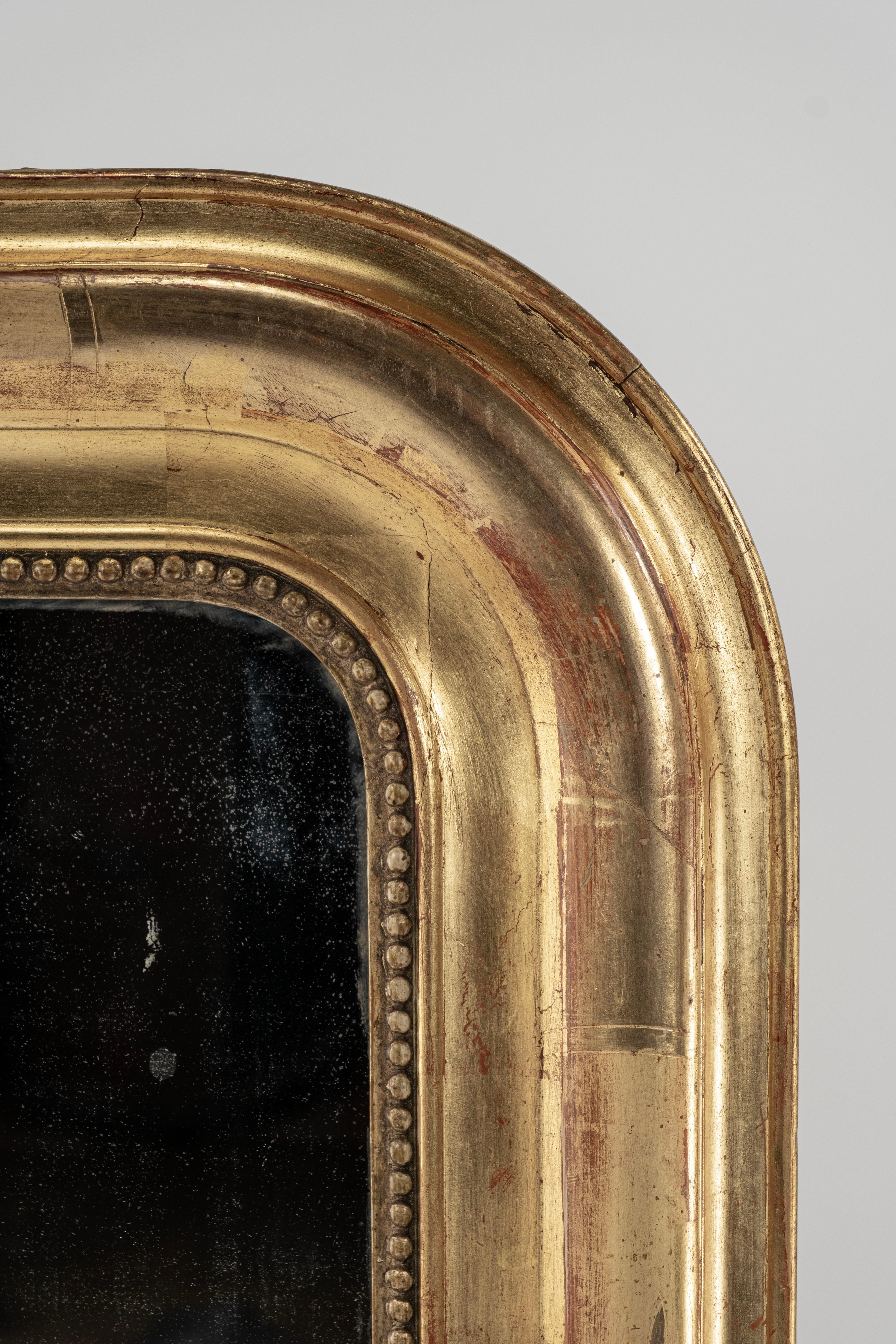 Specchio in legno dorato Louis Philippe del XIX secolo In condizioni buone in vendita a Houston, TX