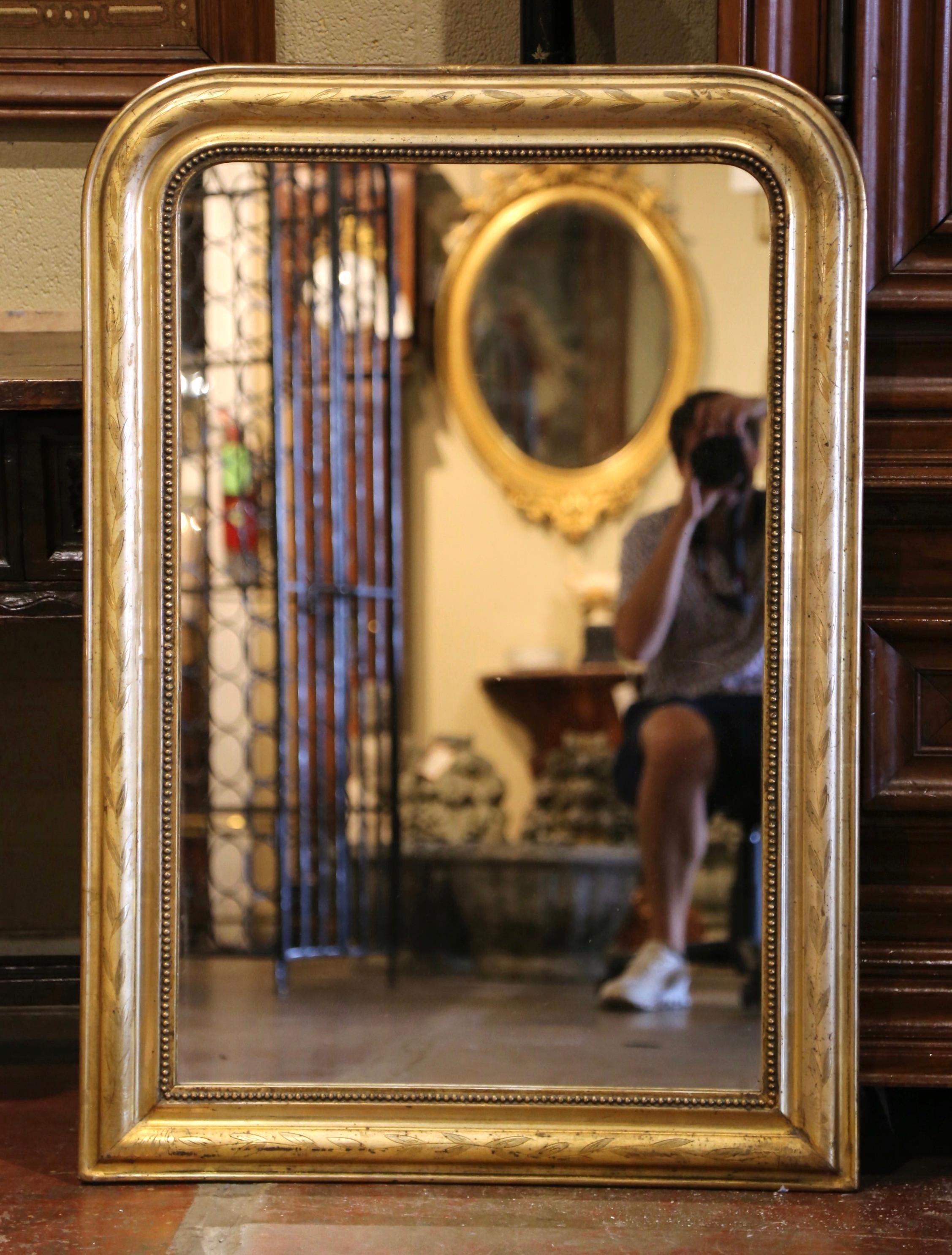 Hand-Carved 19th Century Louis Philippe Giltwood Wall Mirror with Engraved Laurel Leaf Motif