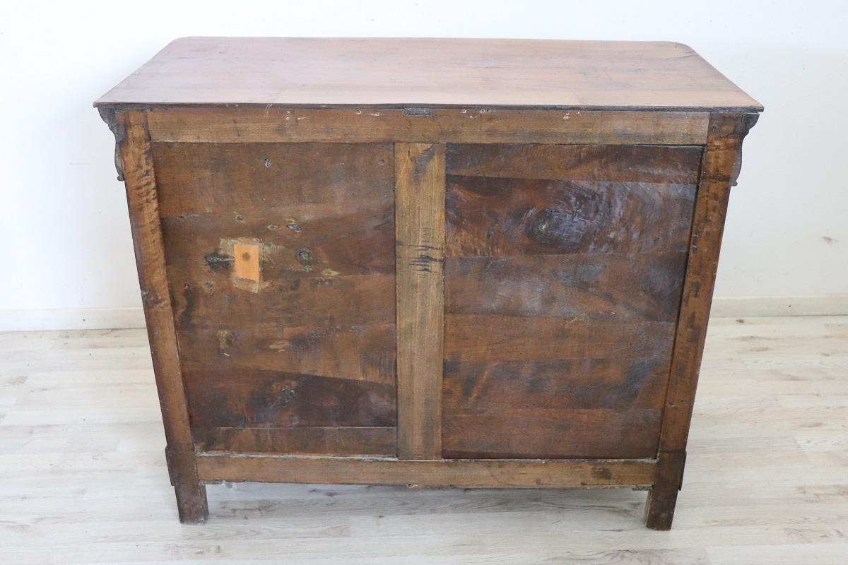 19th Century Louis Philippe Italian Antique Chest of Drawers in Solid Walnut en vente 3