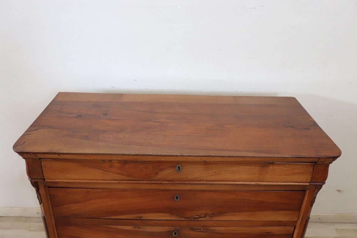 Louis-Philippe 19th Century Louis Philippe Italian Antique Chest of Drawers in Solid Walnut en vente