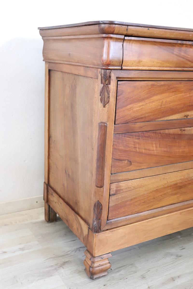 italien 19th Century Louis Philippe Italian Antique Chest of Drawers in Solid Walnut en vente