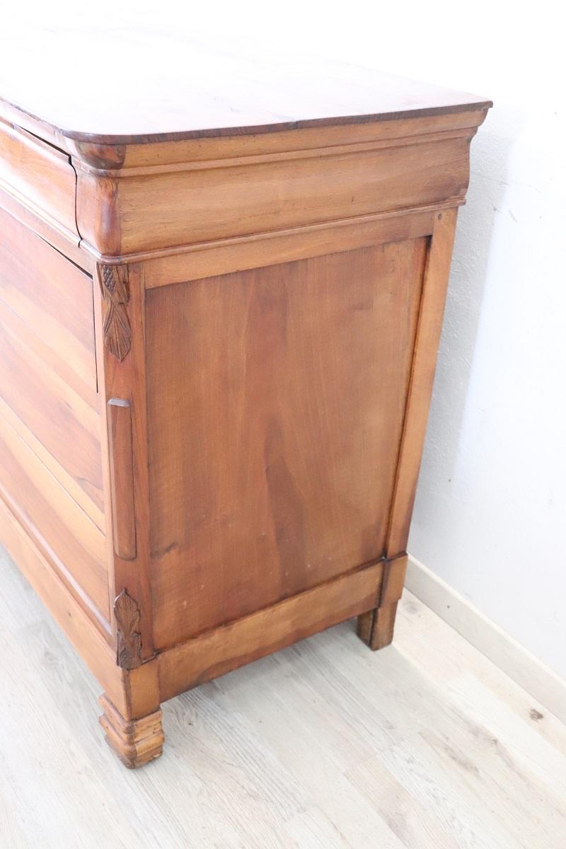 19th Century Louis Philippe Italian Antique Chest of Drawers in Solid Walnut Bon état - En vente à Casale Monferrato, IT