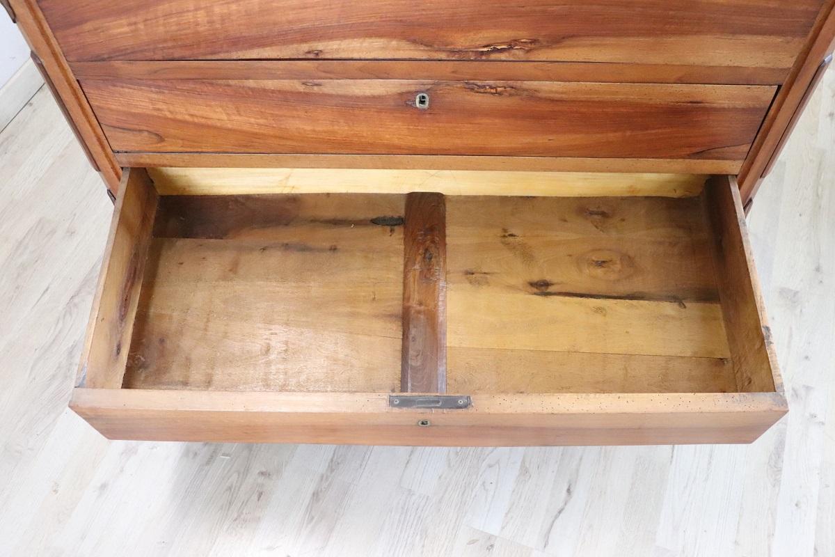 19th Century Louis Philippe Italian Antique Chest of Drawers in Solid Walnut en vente 1