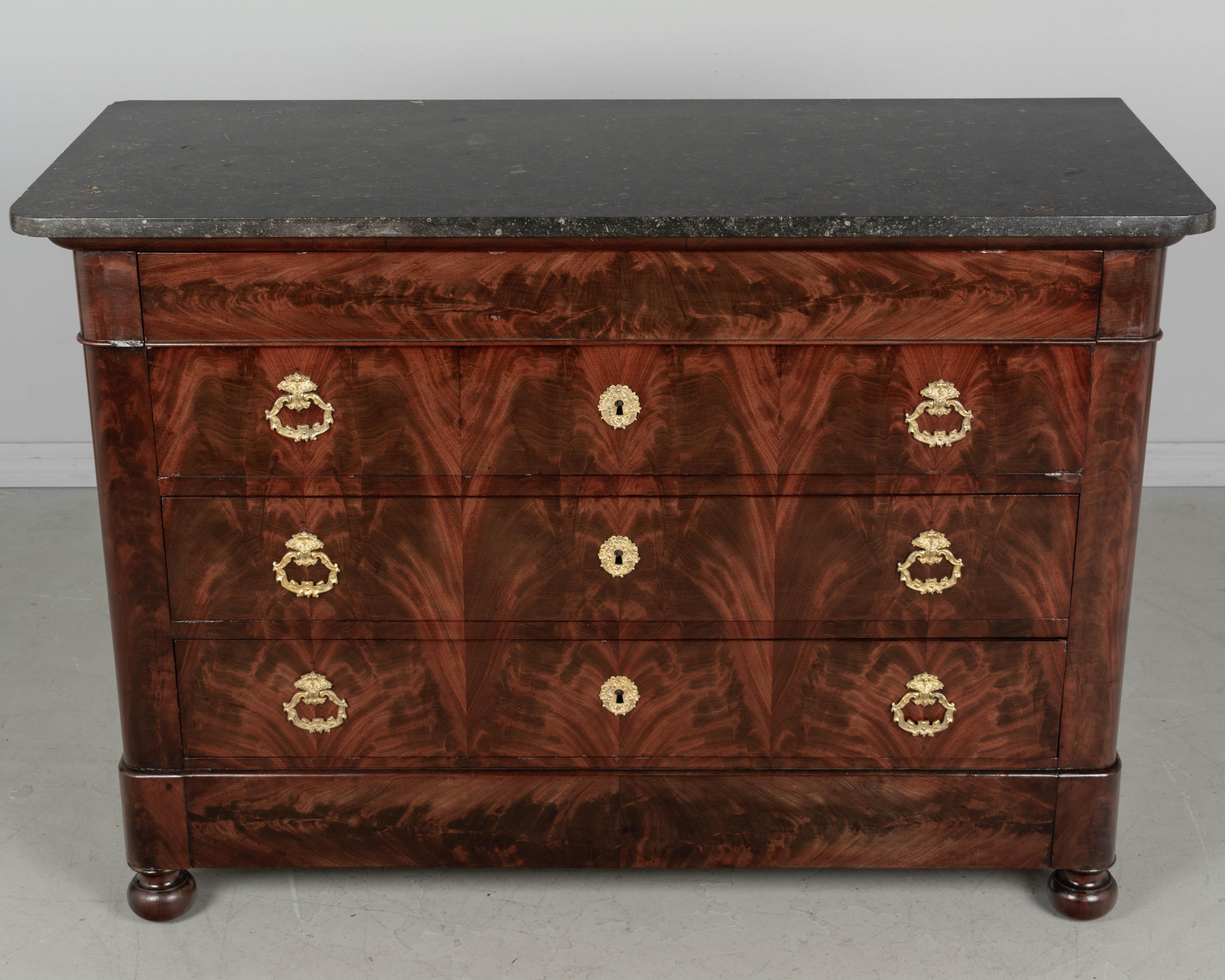 19th Century Louis Philippe Mahogany Commode For Sale 1
