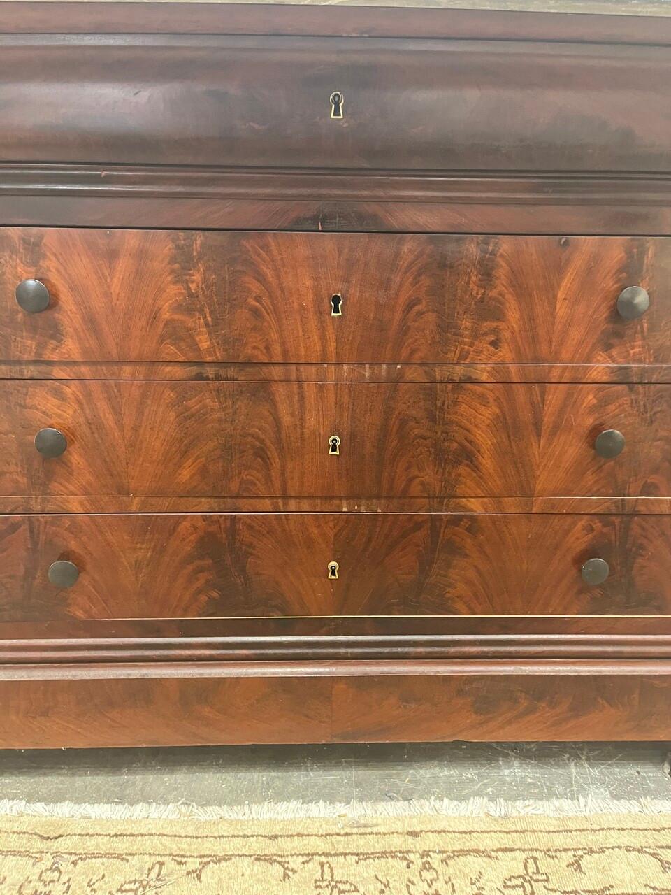 Luigi Filippo Commode con piano in marmo Louis Philippe del XIX secolo in vendita