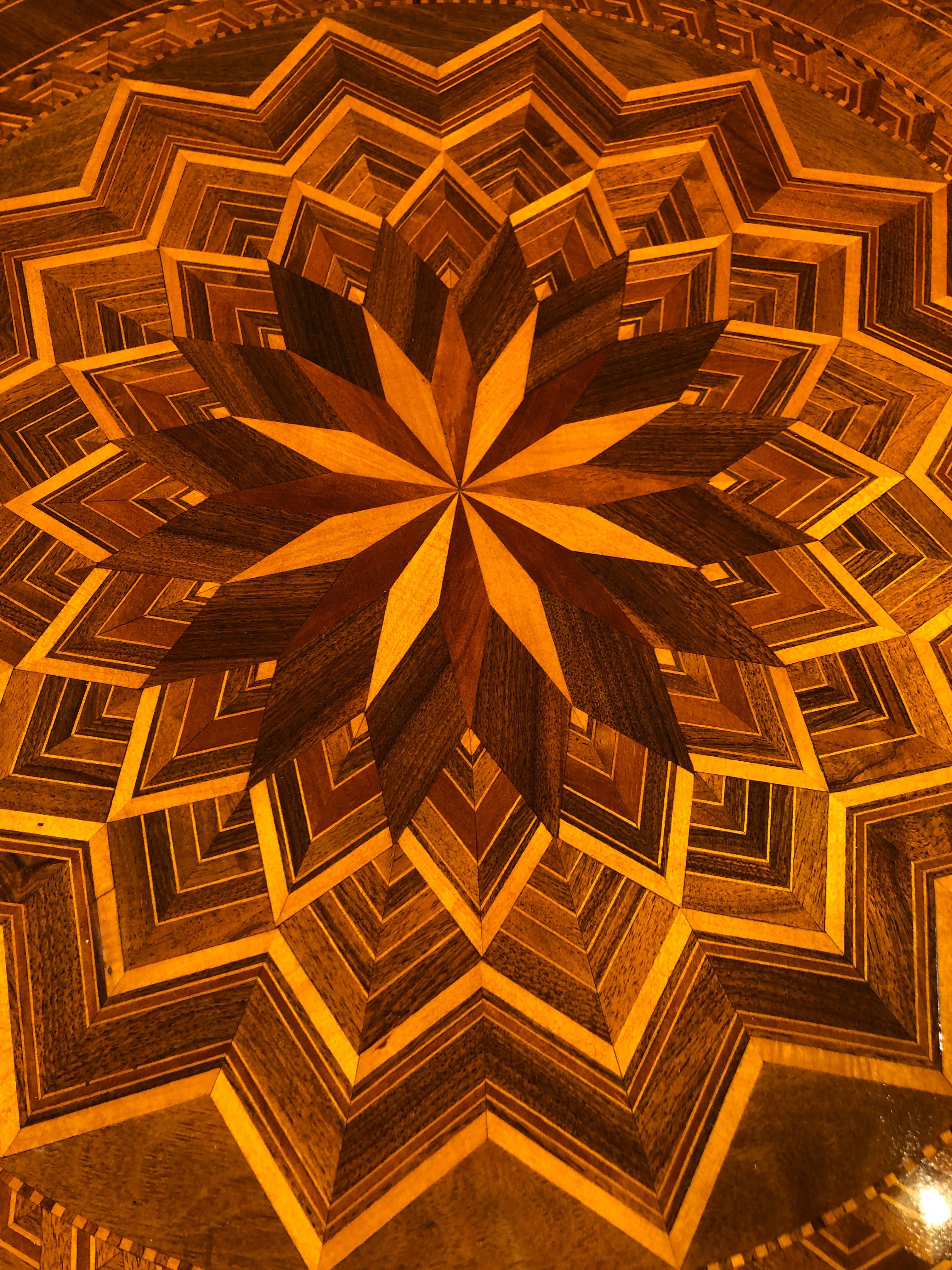 Italian 19th Century Louis Philippe Octagonal Walnut Table Rollo