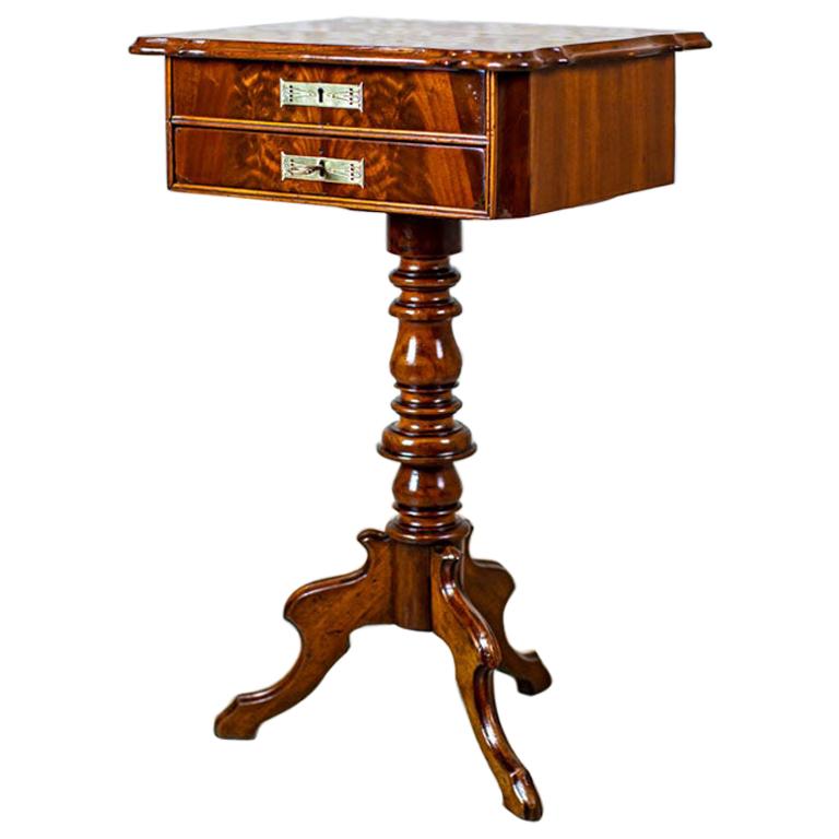 Mesa de costura Louis Philippe del siglo XIX con tablero de marquetería