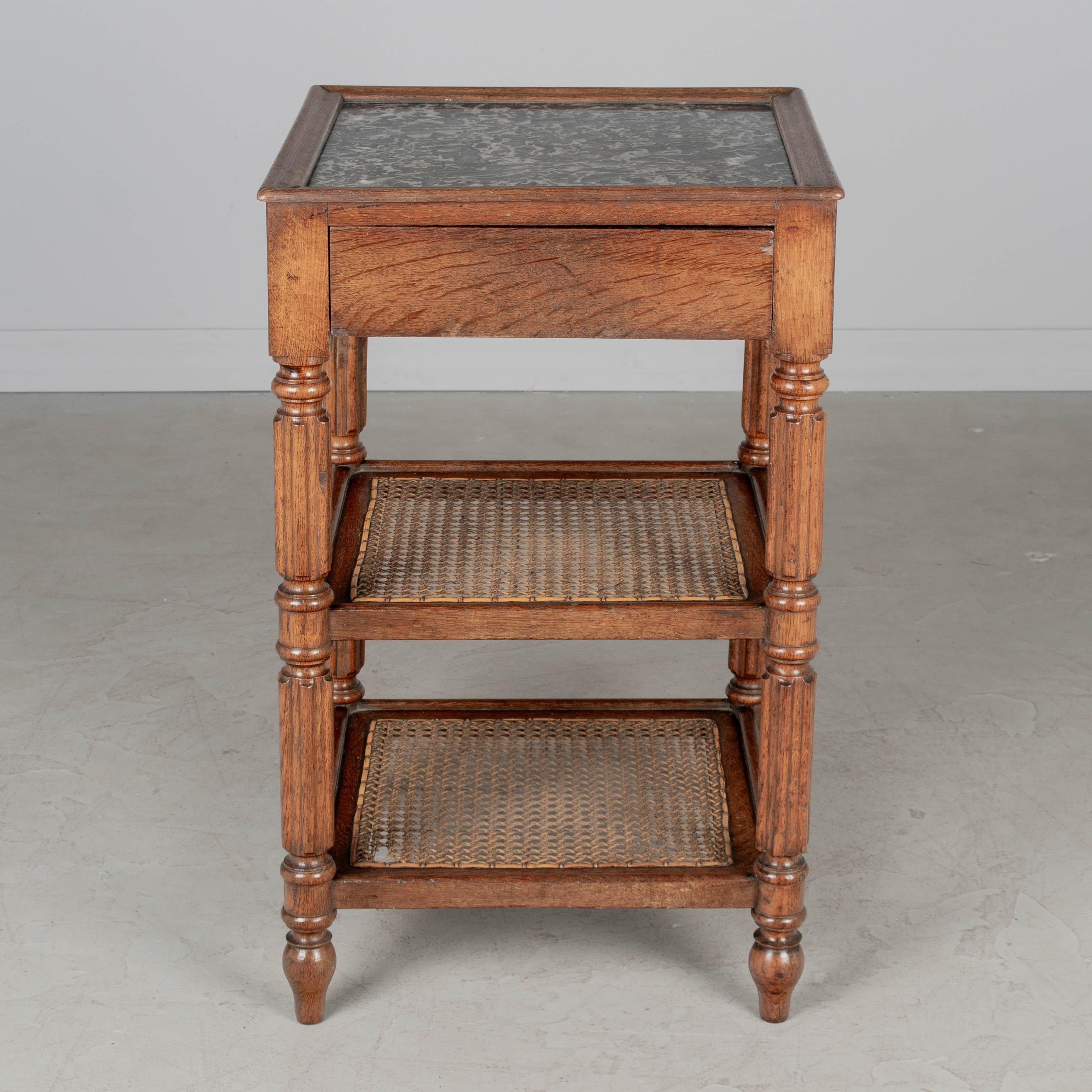 Français Table d'appoint Louis Philippe du 19e siècle en vente