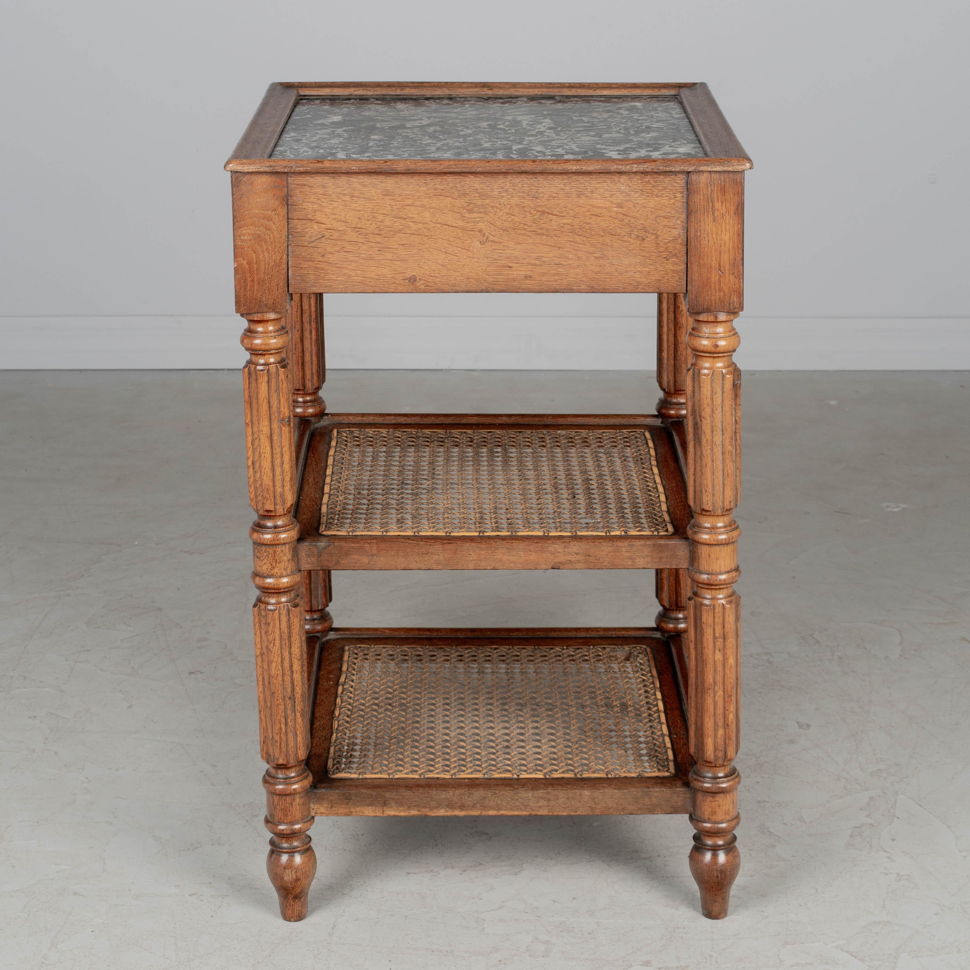 Fait main Table d'appoint Louis Philippe du 19e siècle en vente