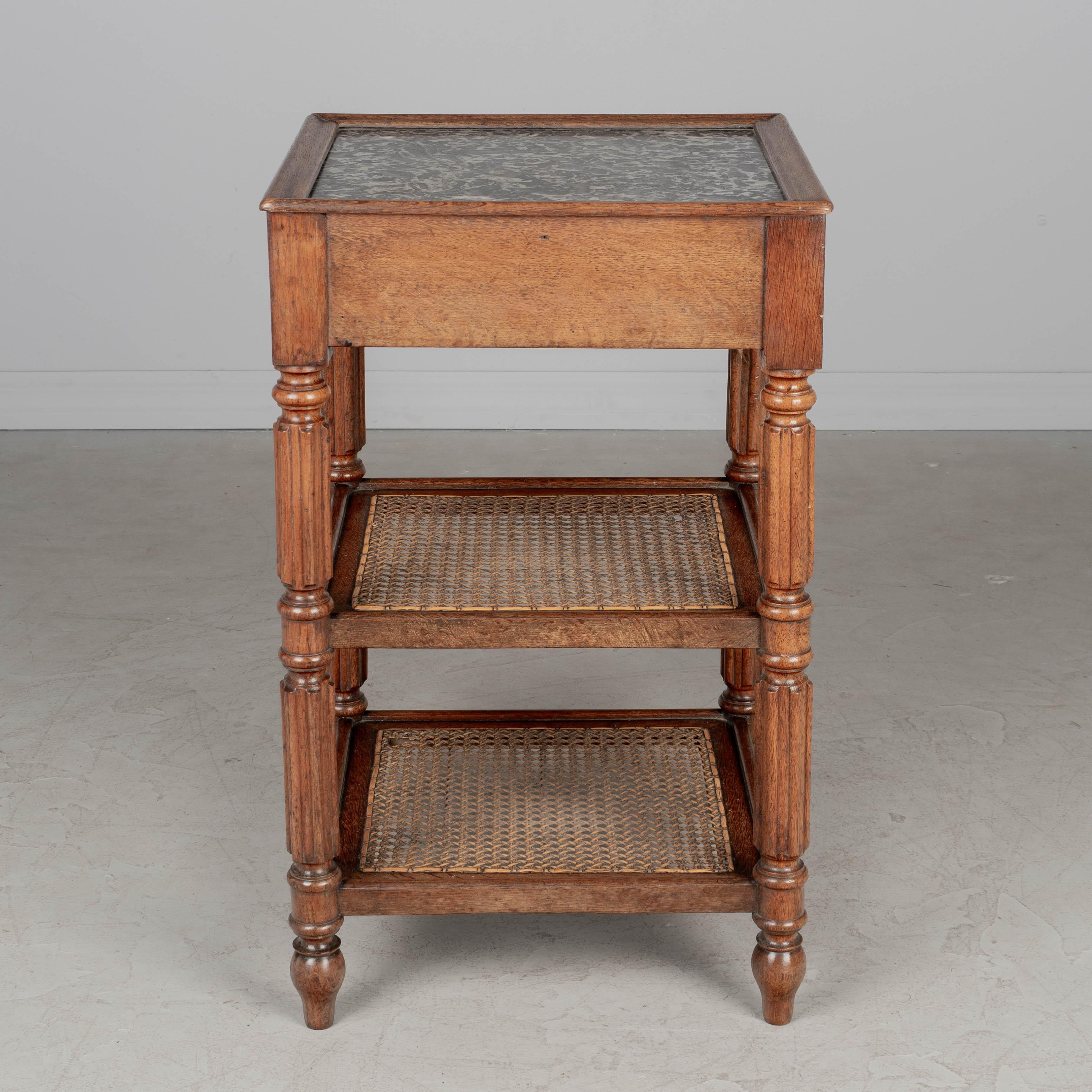 Table d'appoint Louis Philippe du 19e siècle Bon état - En vente à Winter Park, FL