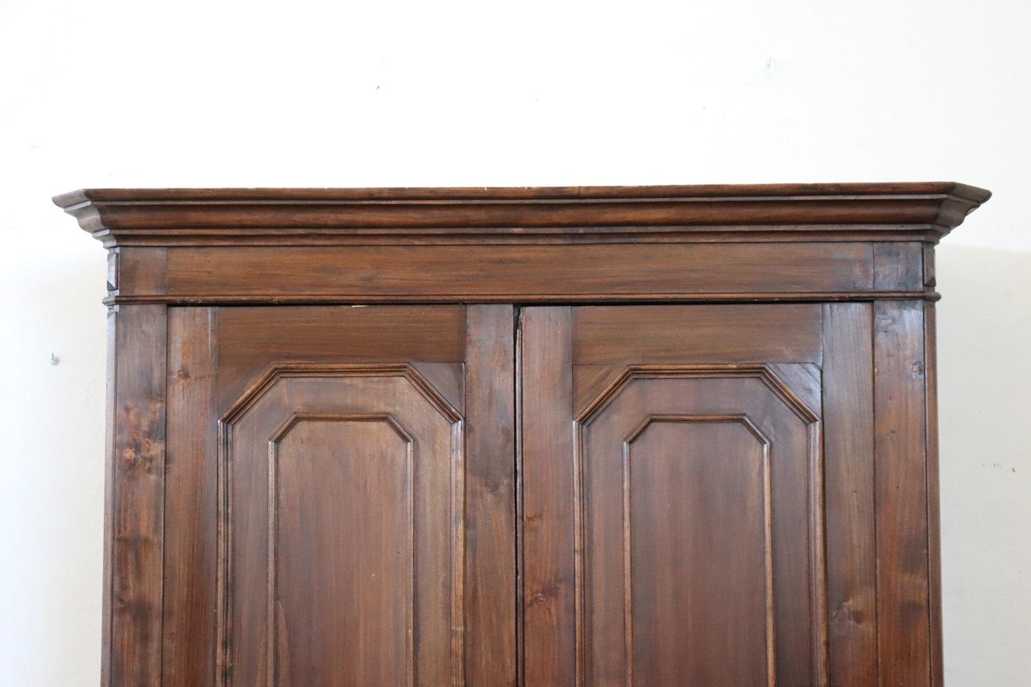 Armario antiguo de madera maciza de álamo Louis Philippe del siglo XIX, Armario Italiano