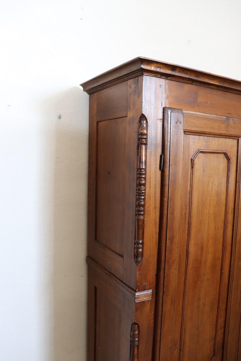 italien 19th Century Louis Philippe Solid Poplar Wood Antique Wardrobe, Armoire en vente