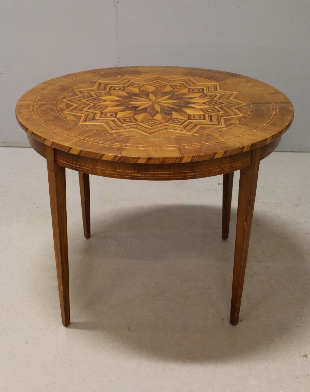19th Century Louis Philippe Sorrento Walnut Parquetry Center Table  For Sale 3