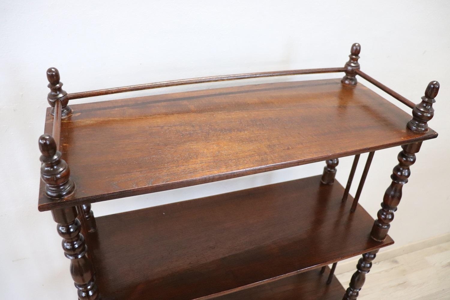 19th Century Louis Philippe Turned Oak Wood Antique Étagère / Shelves In Excellent Condition For Sale In Casale Monferrato, IT