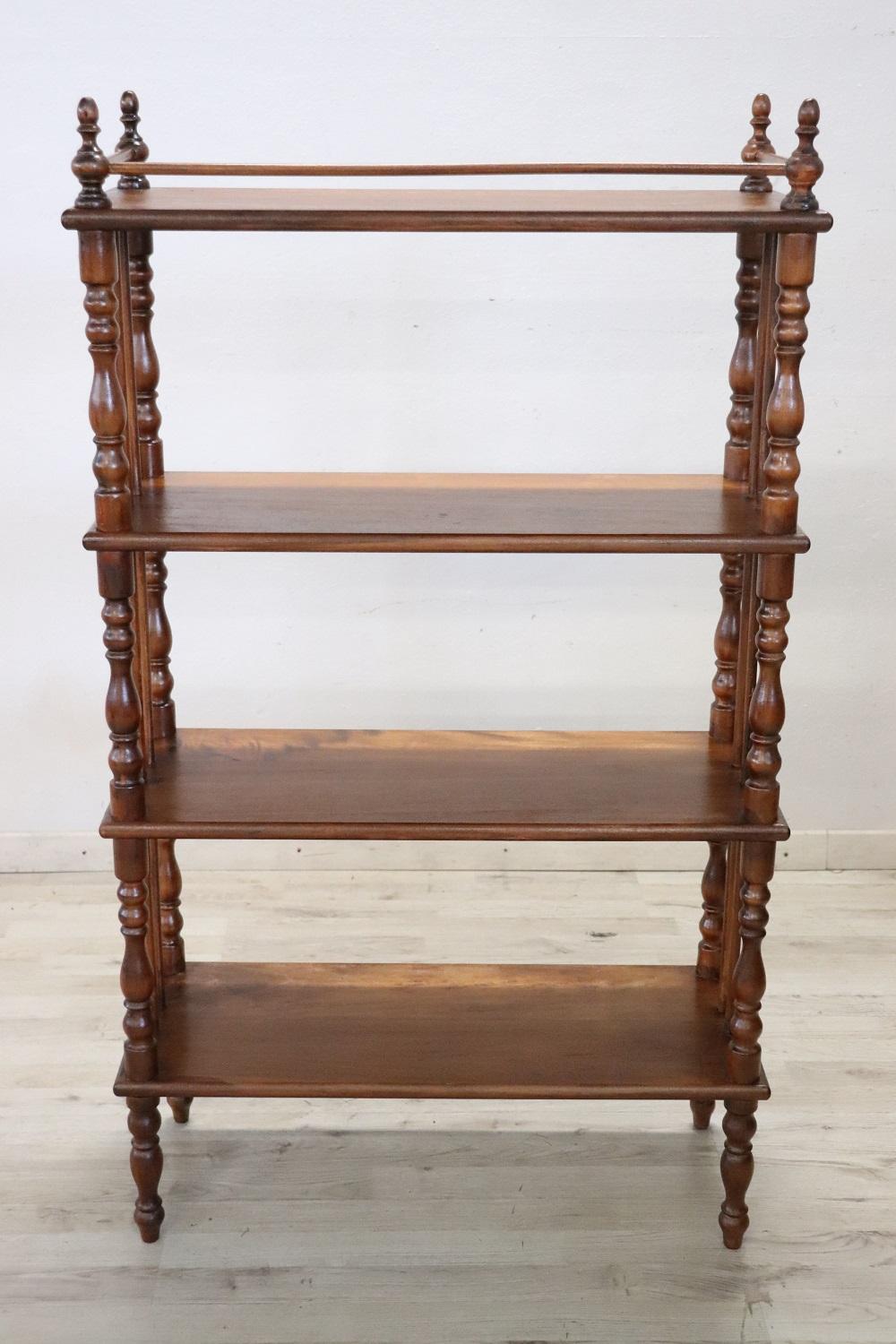 19th Century Louis Philippe Turned Poplar Wood Antique Étagère / Shelves In Excellent Condition In Casale Monferrato, IT