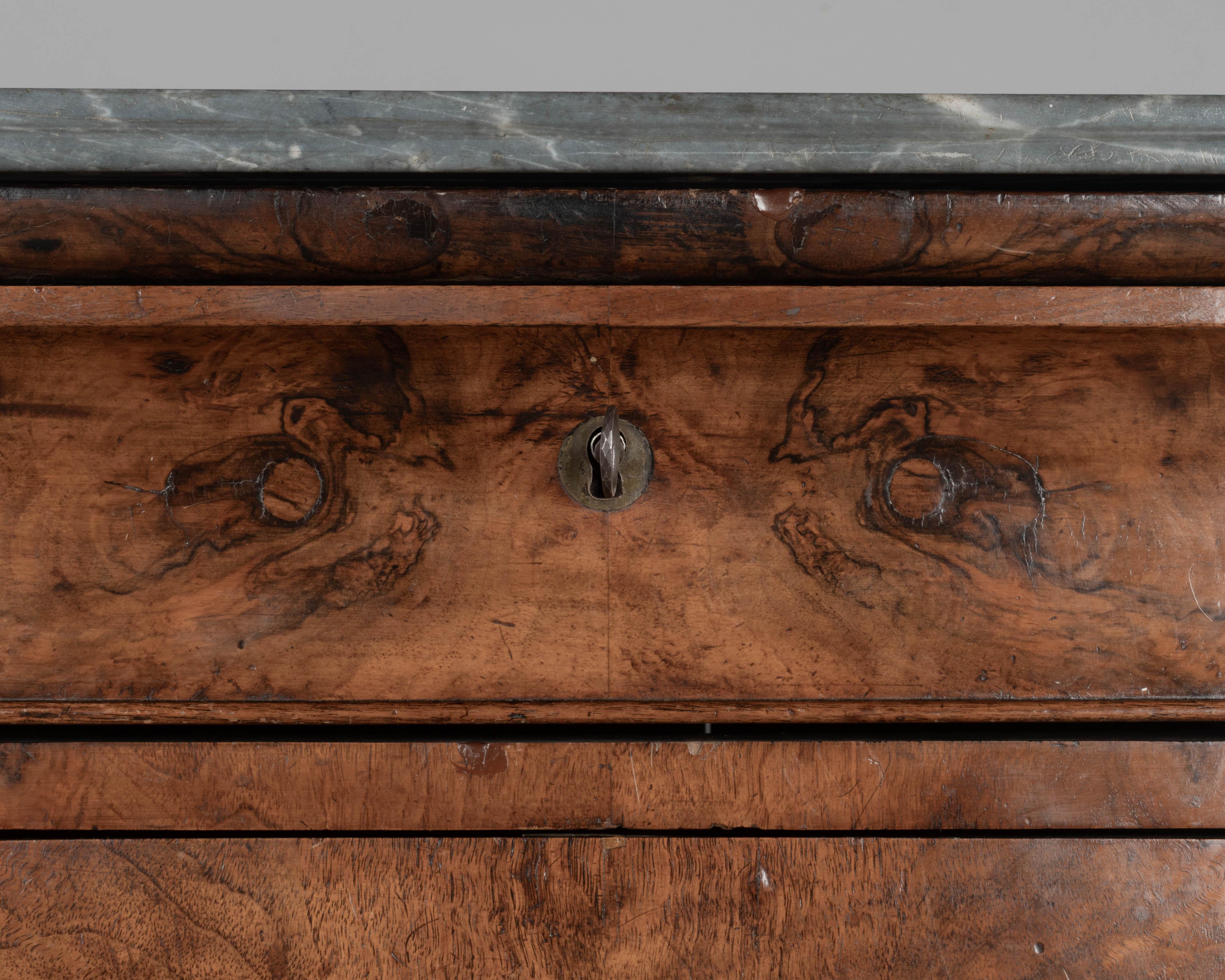 Commode in noce Louis Philippe del XIX secolo in vendita 5