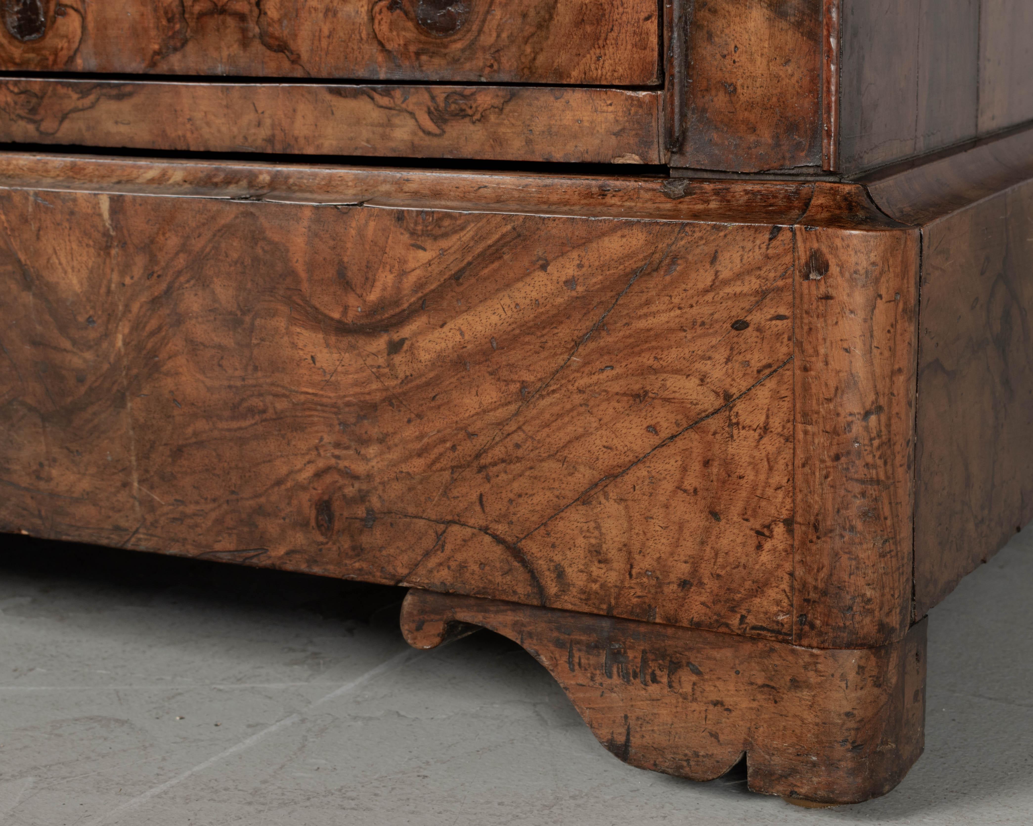 Commode in noce Louis Philippe del XIX secolo in vendita 6
