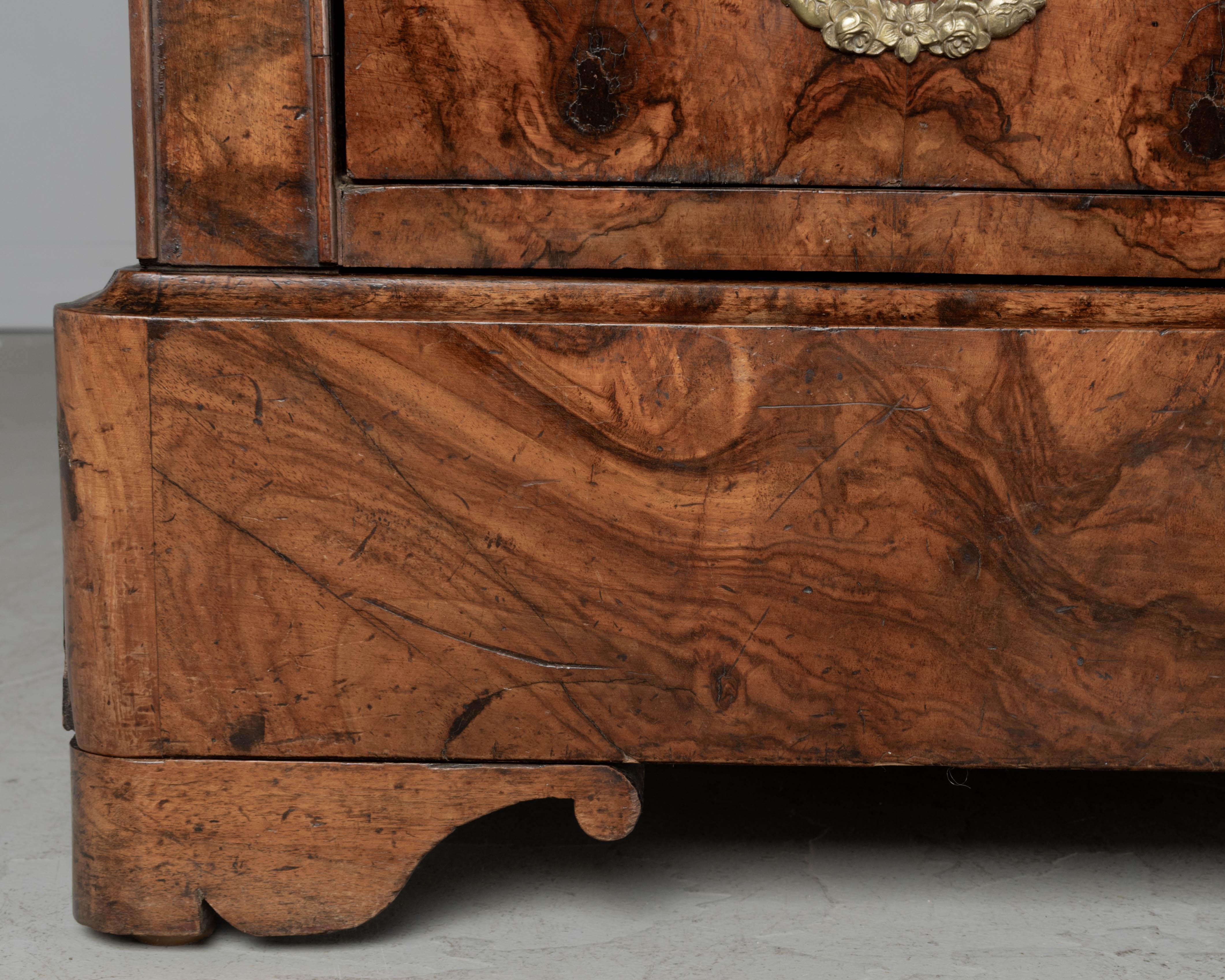 Commode in noce Louis Philippe del XIX secolo in vendita 7