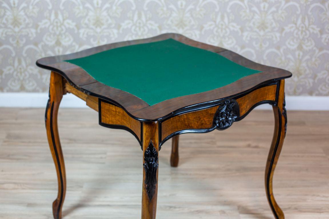 19th Century Louis Philippe Walnut Game Table In Good Condition For Sale In Opole, PL