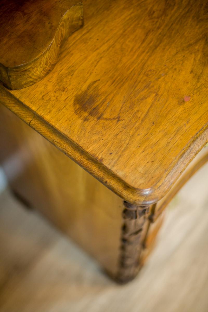 19th Century Louis Philippe Walnut Vanity Table For Sale 3