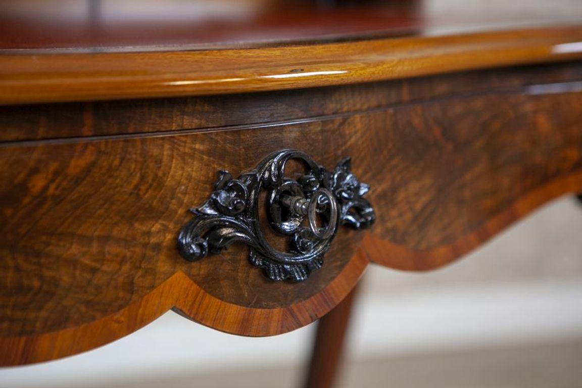 19th-Century Louis Philippe Walnut Wood & Veneer Secretary Desk After Renovation For Sale 5
