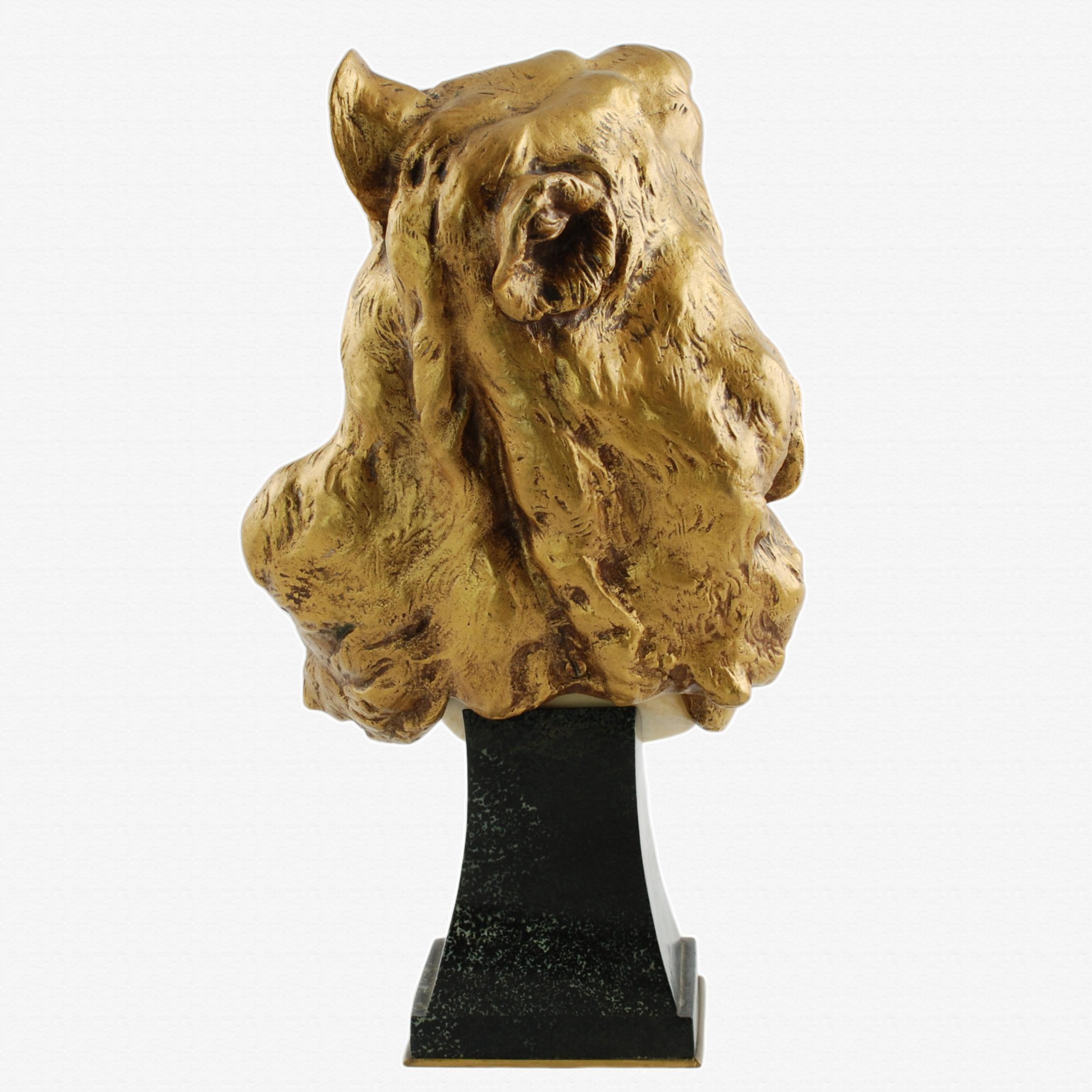 Francese Busto in marmo e bronzo di Omphale di Louis-Robert Carrier-Belleuse del XIX secolo in vendita