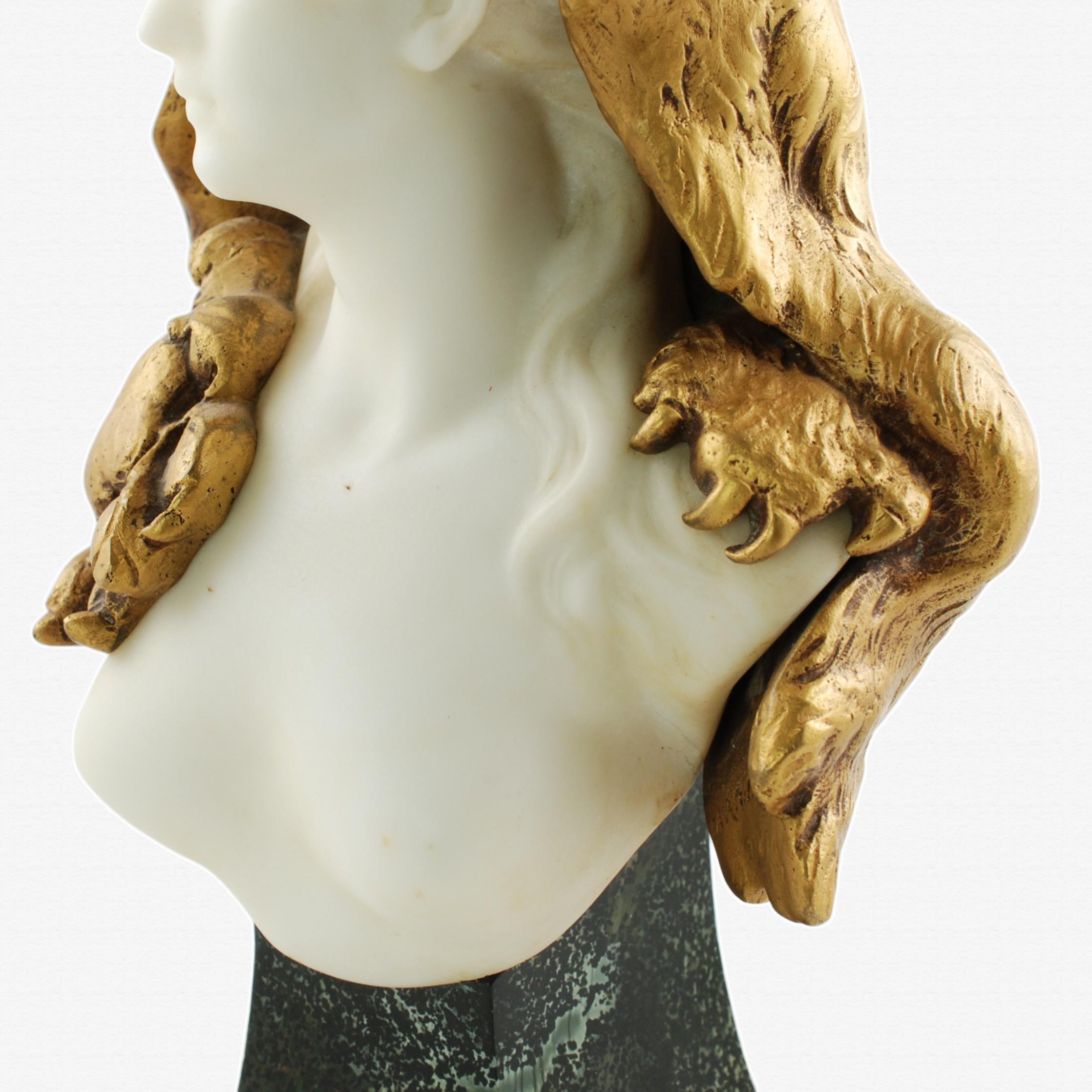 Busto in marmo e bronzo di Omphale di Louis-Robert Carrier-Belleuse del XIX secolo in vendita 1