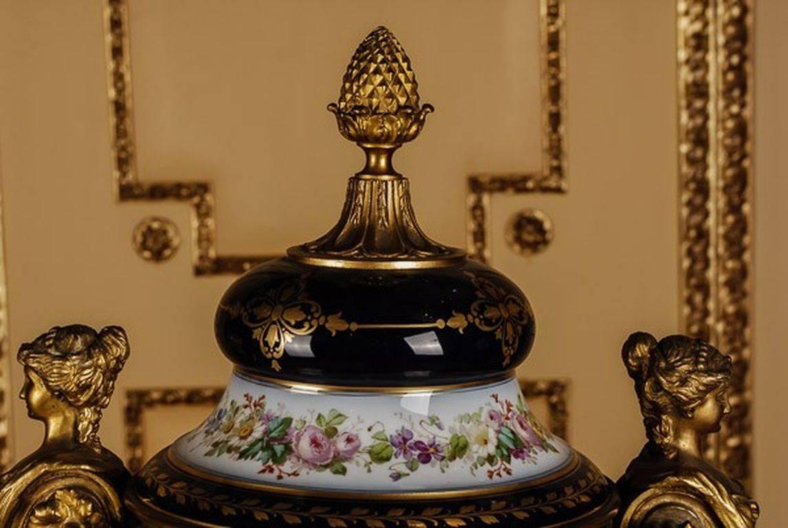 19th Century Louis Seize Style Napoleon III Sèvre Porcelain Vase For Sale 4