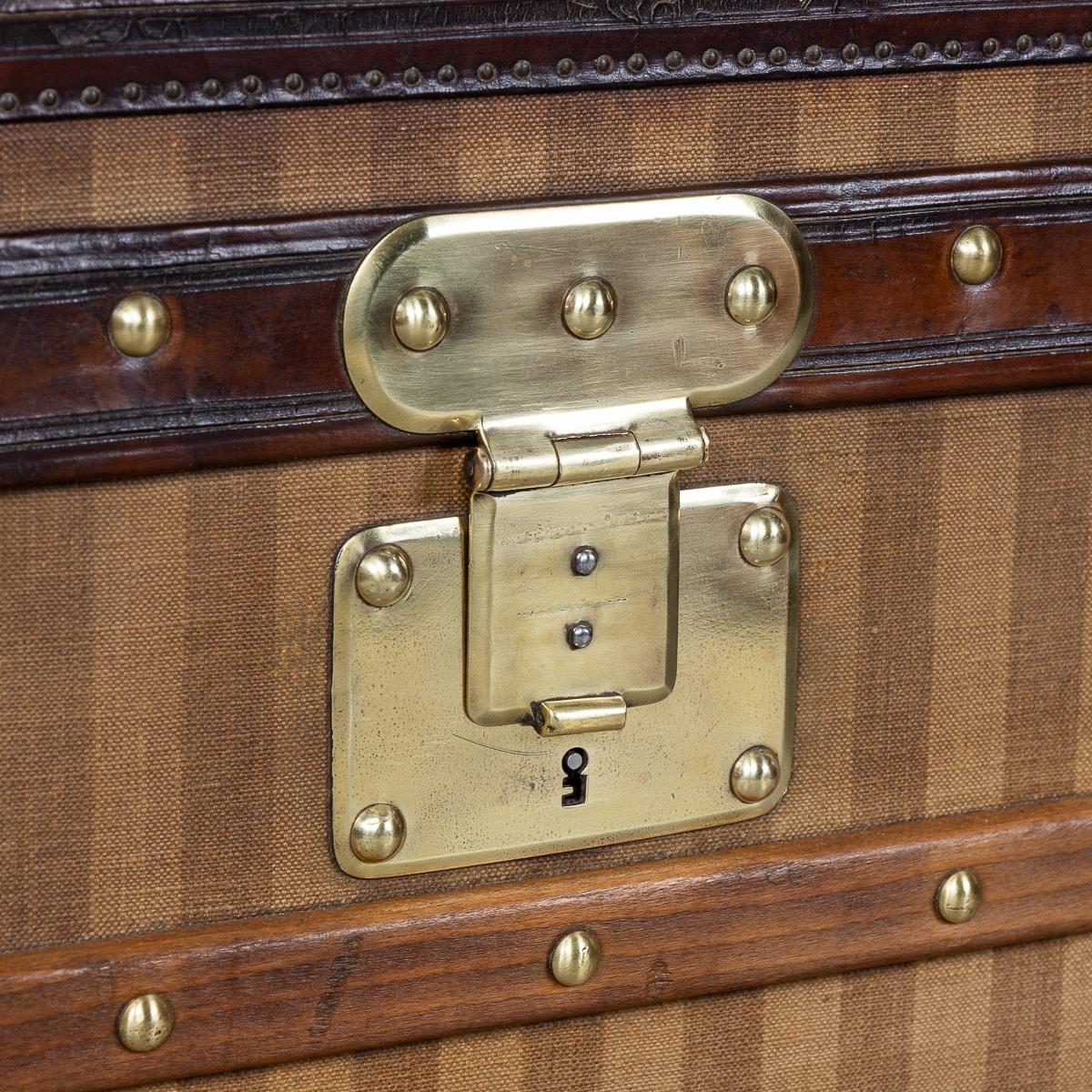19th Century Louis Vuitton Courier Trunk In Striped Canvas, France c.1885 For Sale 6