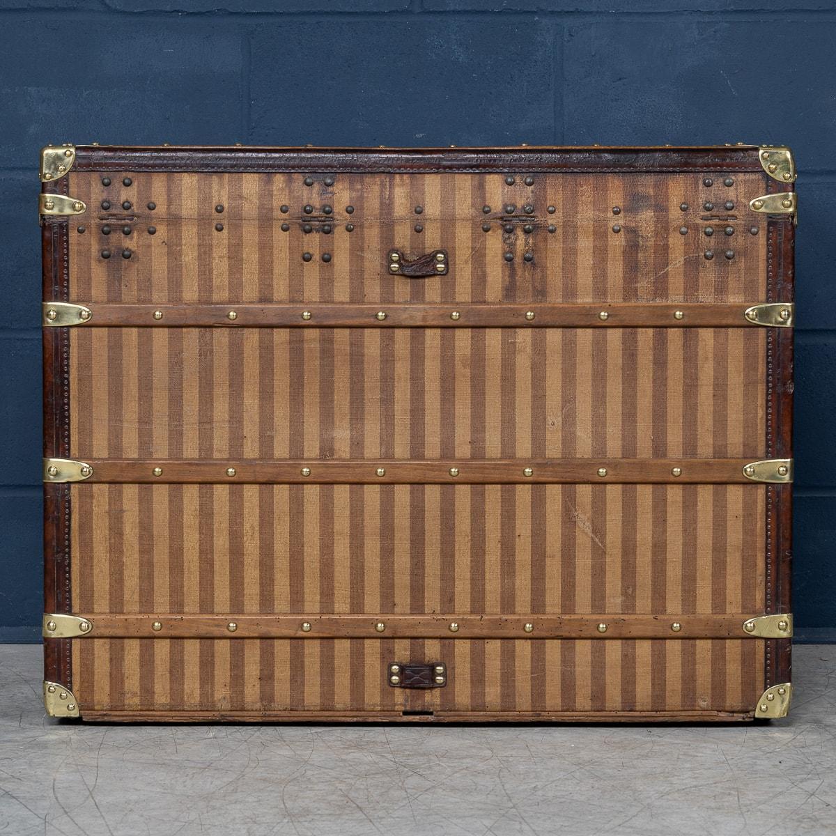 19th Century Louis Vuitton Courier Trunk In Striped Canvas, France c.1885 In Good Condition For Sale In Royal Tunbridge Wells, Kent