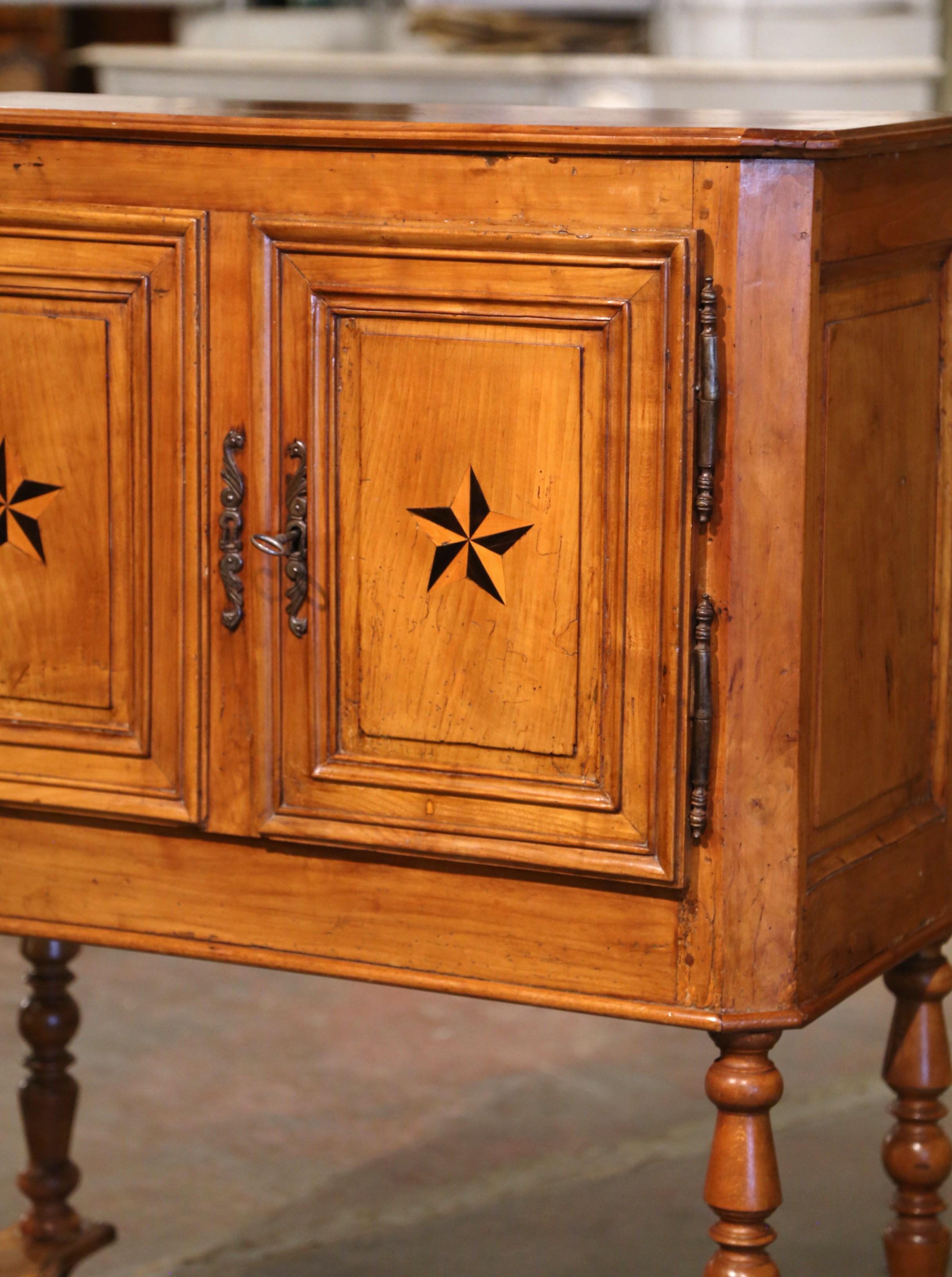 French 19th Century Louis XIII Carved Cherry and Oak Buffet Cabinet with Inlaid Motifs
