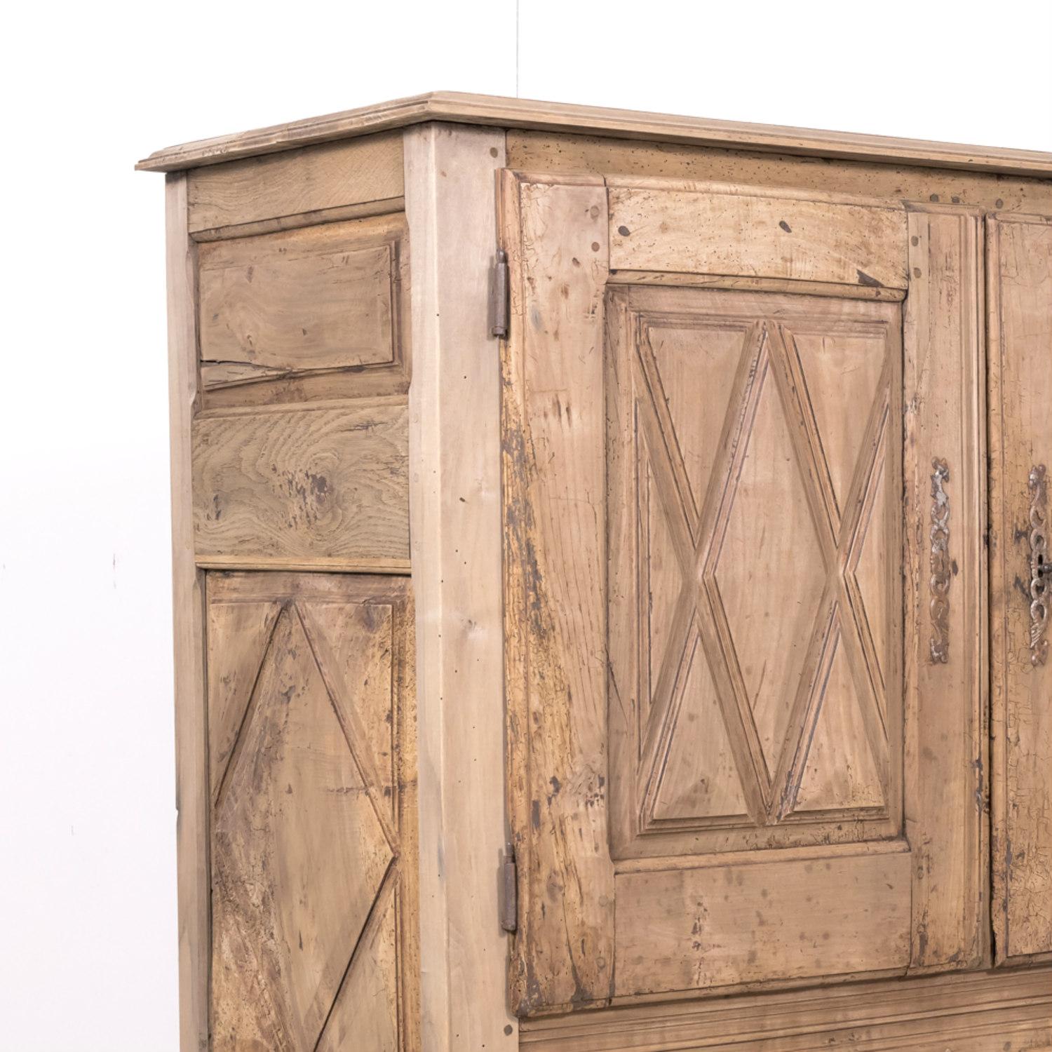 19th Century Louis XIII Style Bleached Walnut Buffet d'Appui In Good Condition In Birmingham, AL