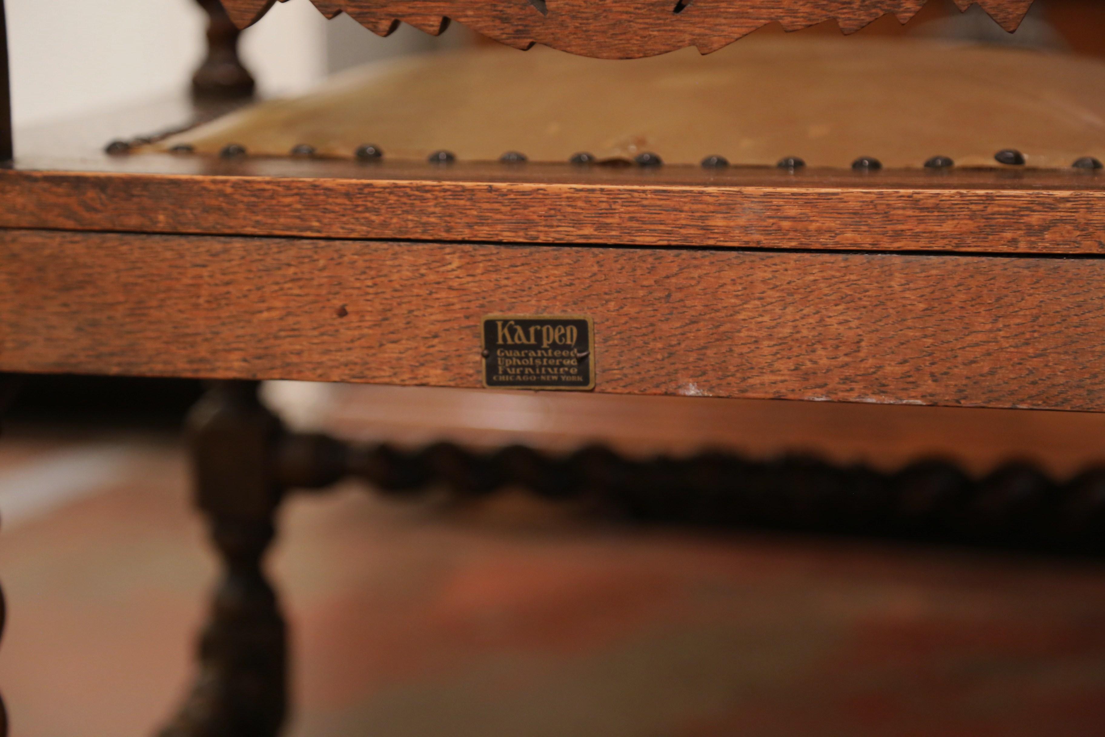Sessel aus geschnitzter Eiche und Leder im Louis-XIII-Stil des 19. Jahrhunderts von Karpen im Angebot 5