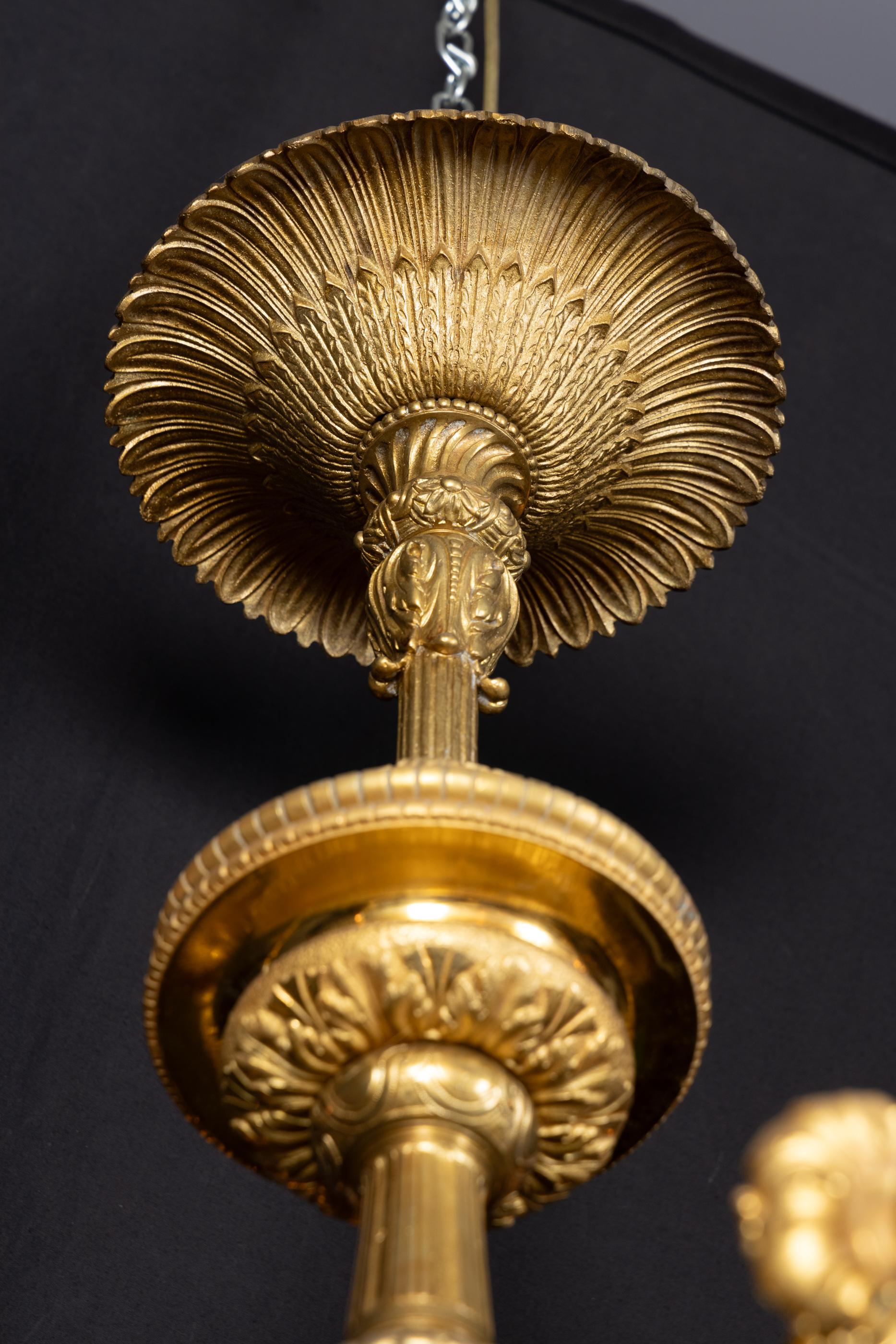 Bronzo Lampadario in bronzo d'Ore Luigi XIV del XIX secolo in vendita