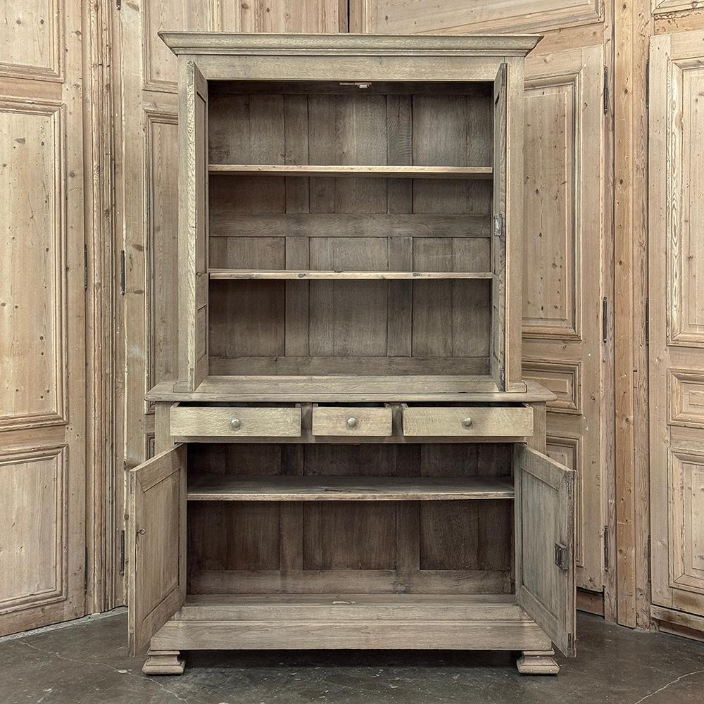 Buffet Louis XIV du 19ème siècle en Oak Oak décapé en vente 7