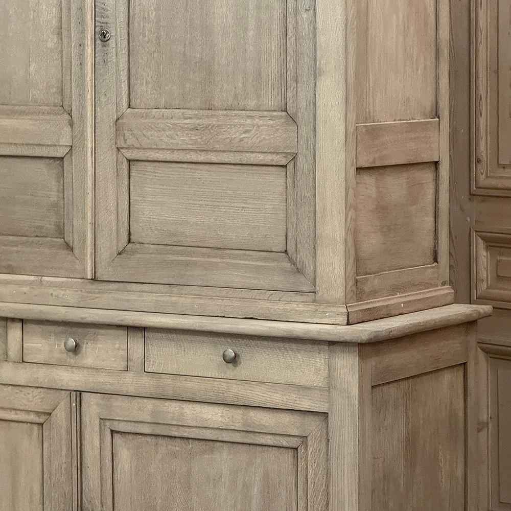 Buffet Louis XIV du 19ème siècle en Oak Oak décapé en vente 1